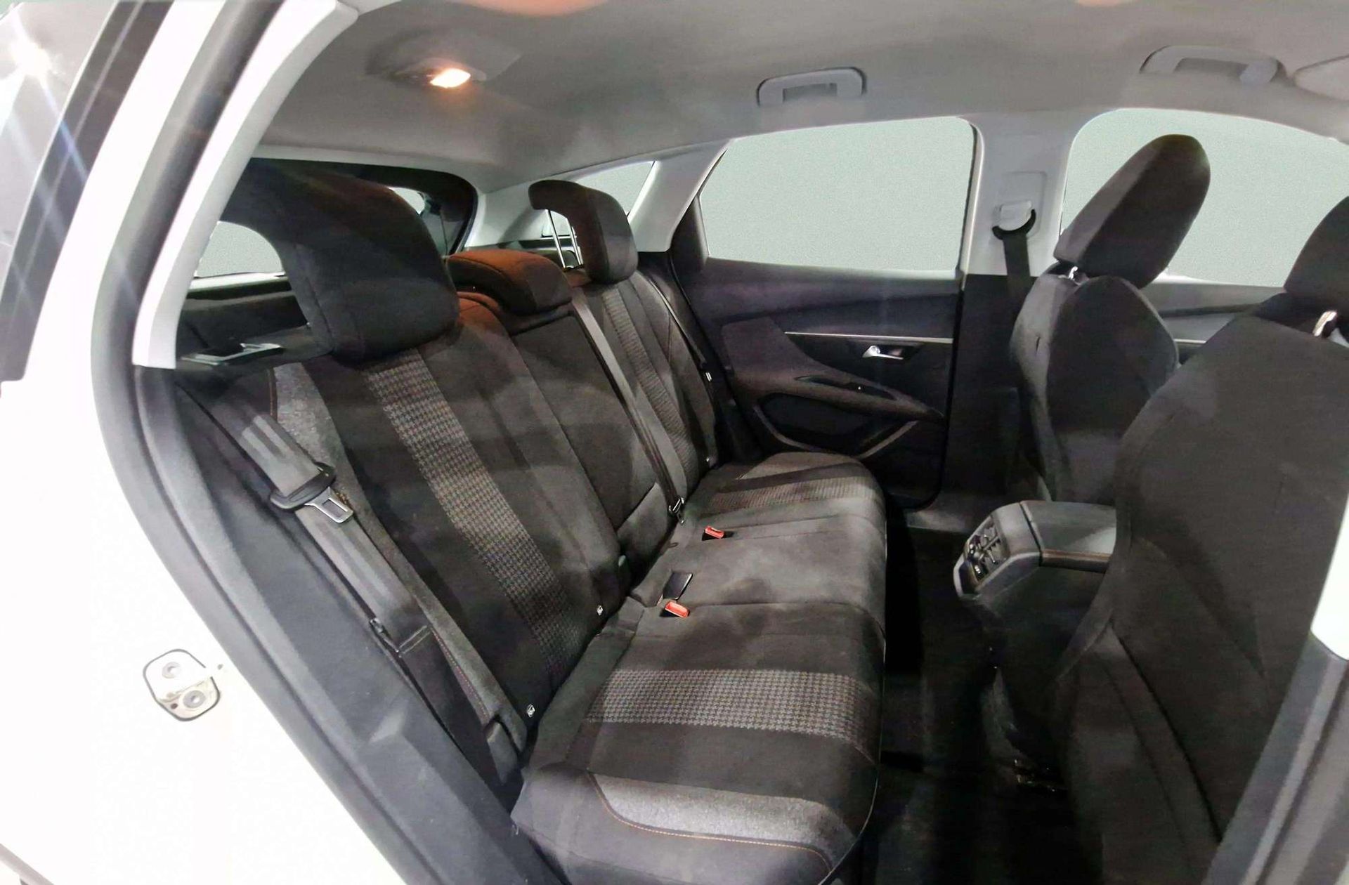 Peugeot 3008 PureTech 130 Active - foto 17