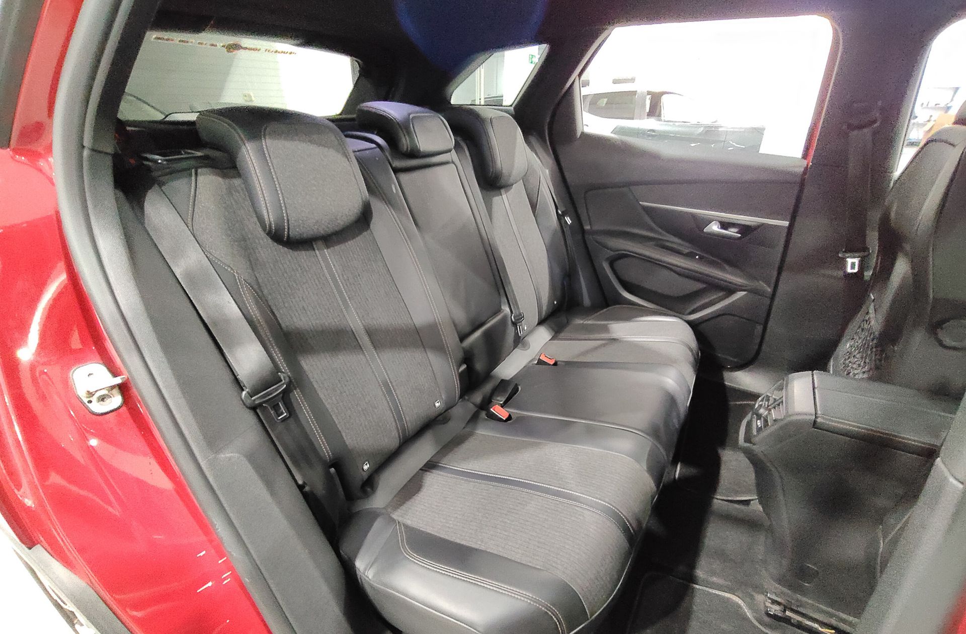 Peugeot 3008 BlueHDi 150 GT Line - foto 21