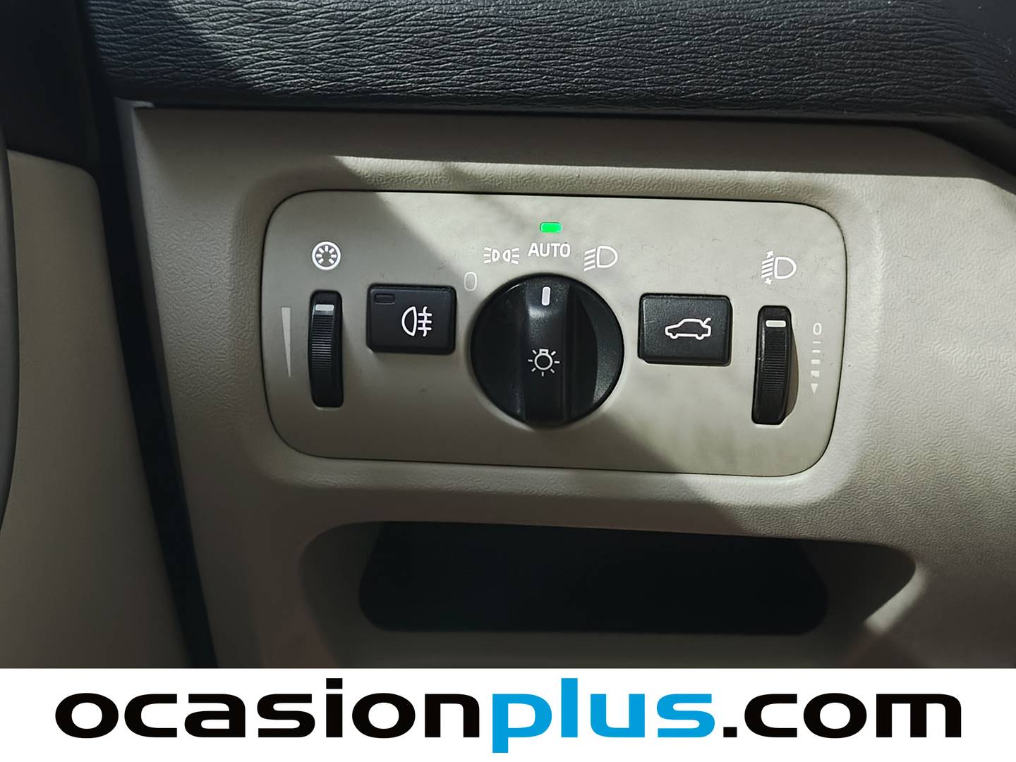 Foto Volvo V40 Volvo V40 D2 Momentum(120 CV)