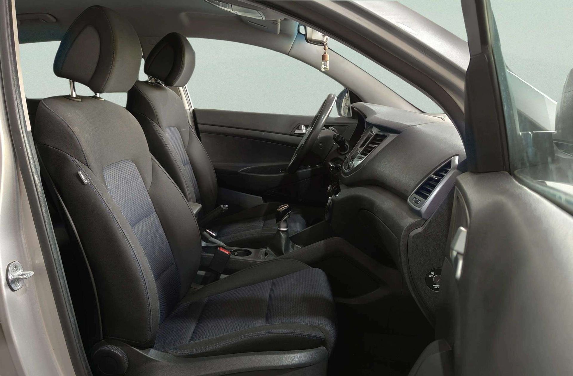Hyundai Tucson 1.7 CRDi BlueDrive Klass 4x2 - foto 14