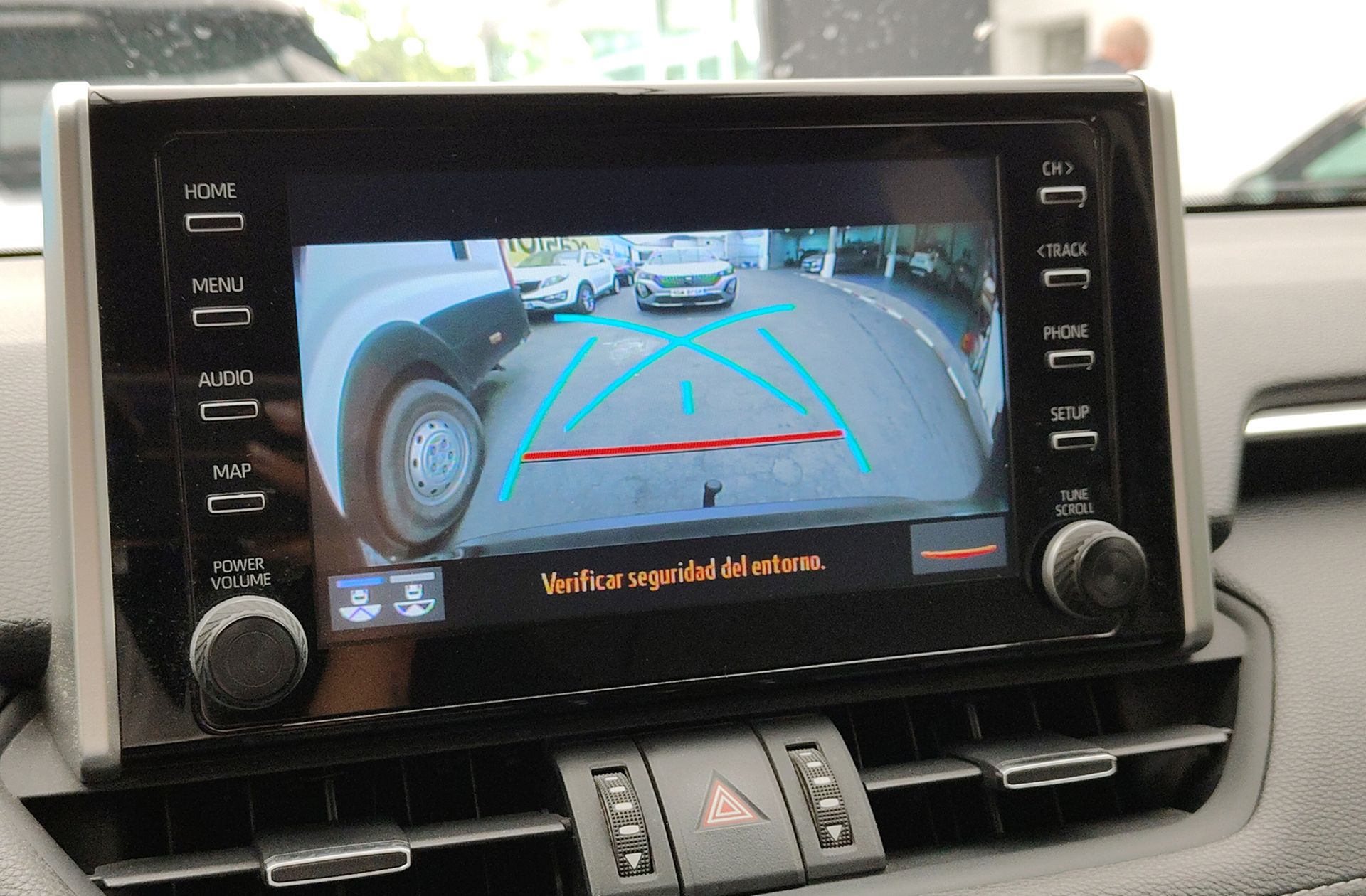 Toyota RAV4 2.5l hybrid Advance - foto 10