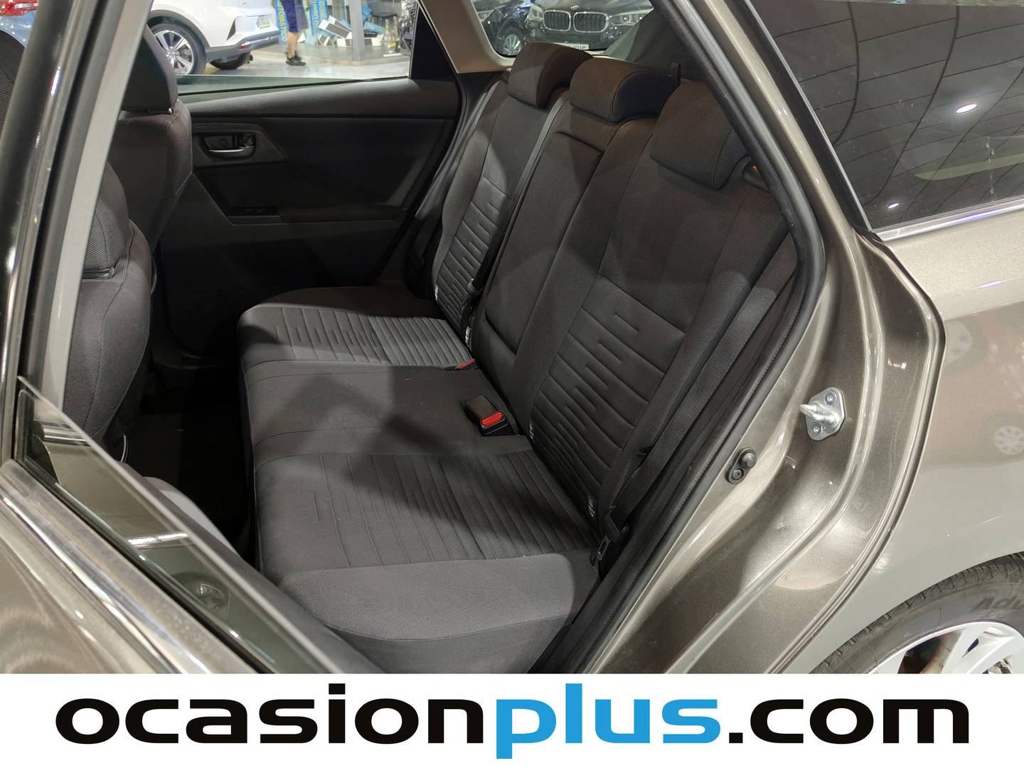 Foto asientos traseros Toyota Auris Toyota Auris 120T Touring Sports Active (116 CV)