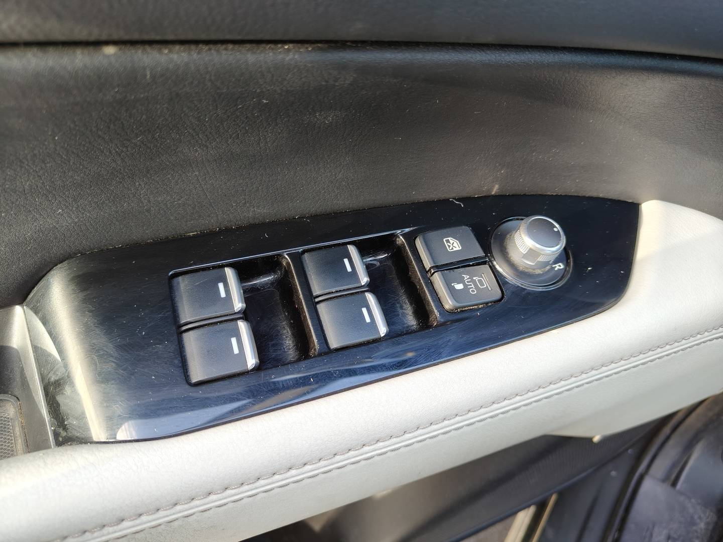 Foto Mazda CX-5 Mazda CX-5 2.5 Skyactiv-G Zenith White AWD Auto (194 CV)