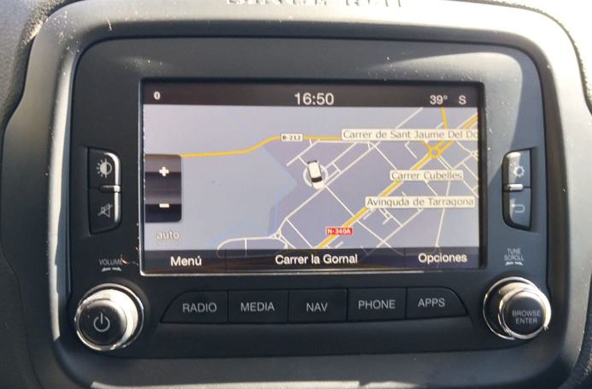 Jeep Renegade 1.4 MultiAir Limited 4x2 Ddct - foto 8