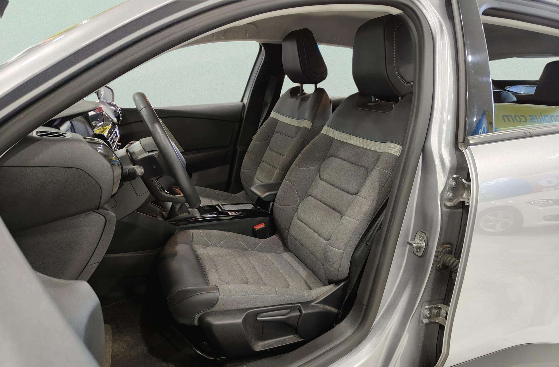 Citroën C4 PureTech 130 Plus - foto 11