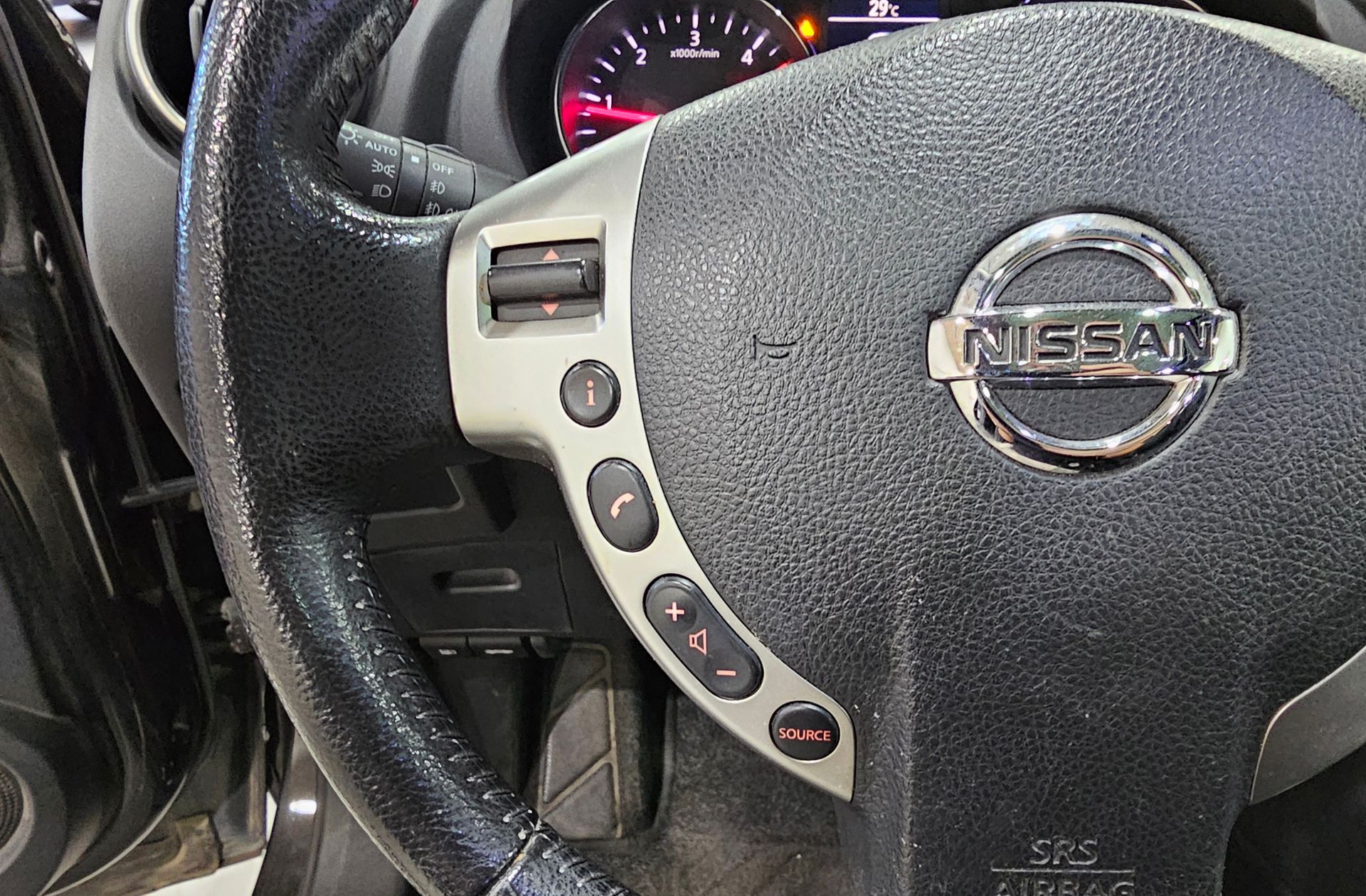 Nissan Qashqai 1.5 dCi Tekna Sport 4x2 - foto 24