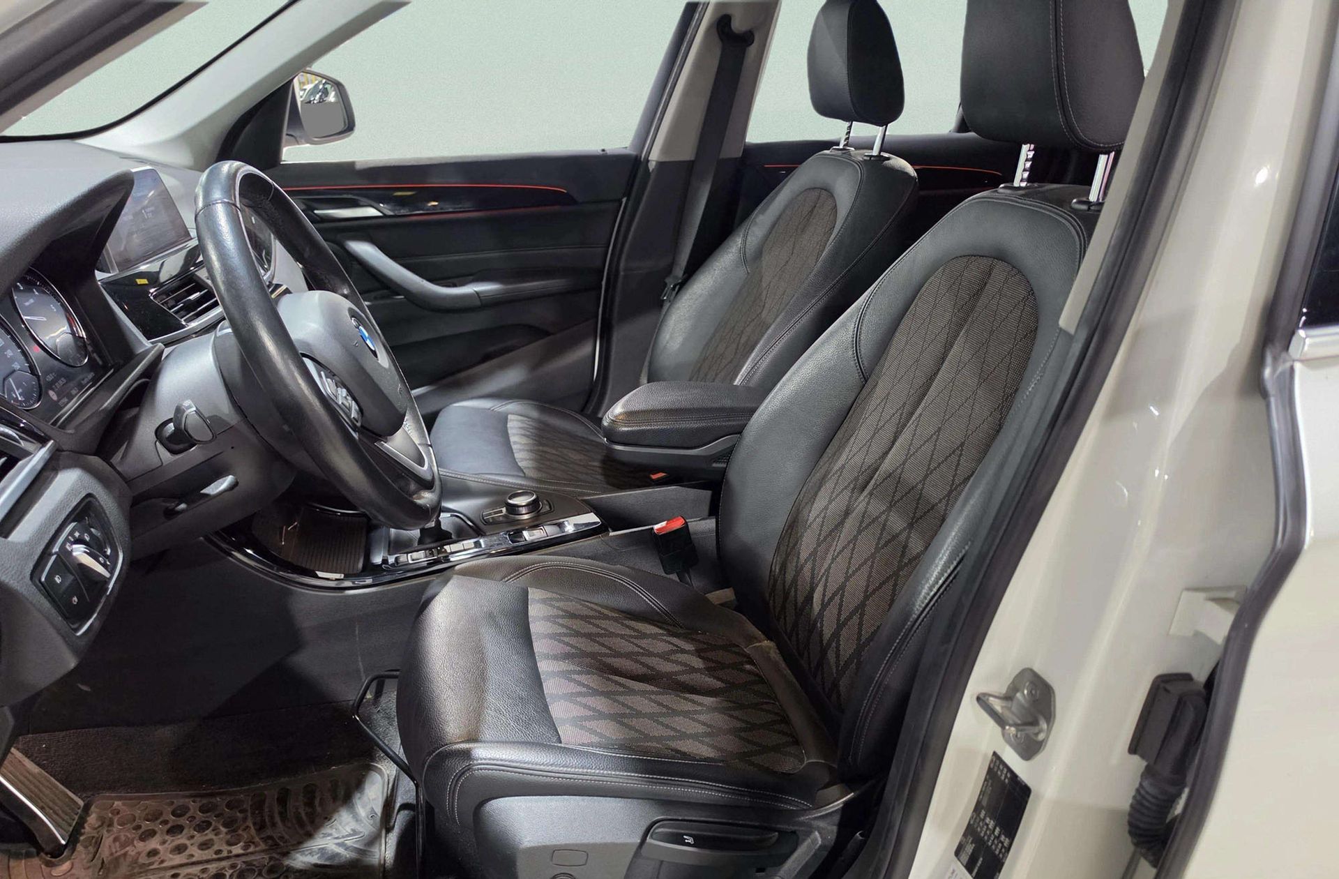 BMW X1 sDrive18d Business - foto 10
