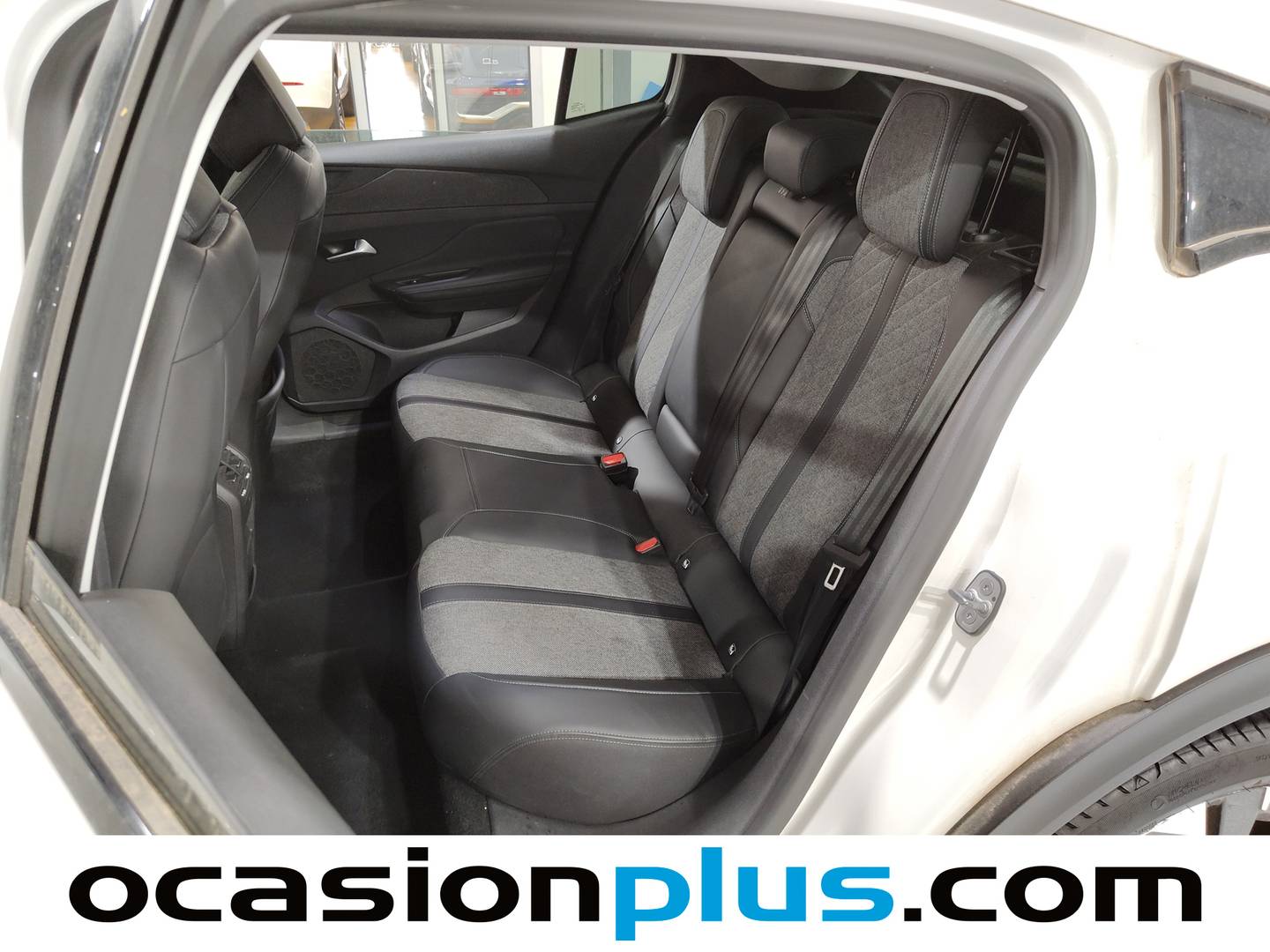 Foto Peugeot 408 Peugeot 408 Puretech 130 Allure Pack EAT8  (130 CV)