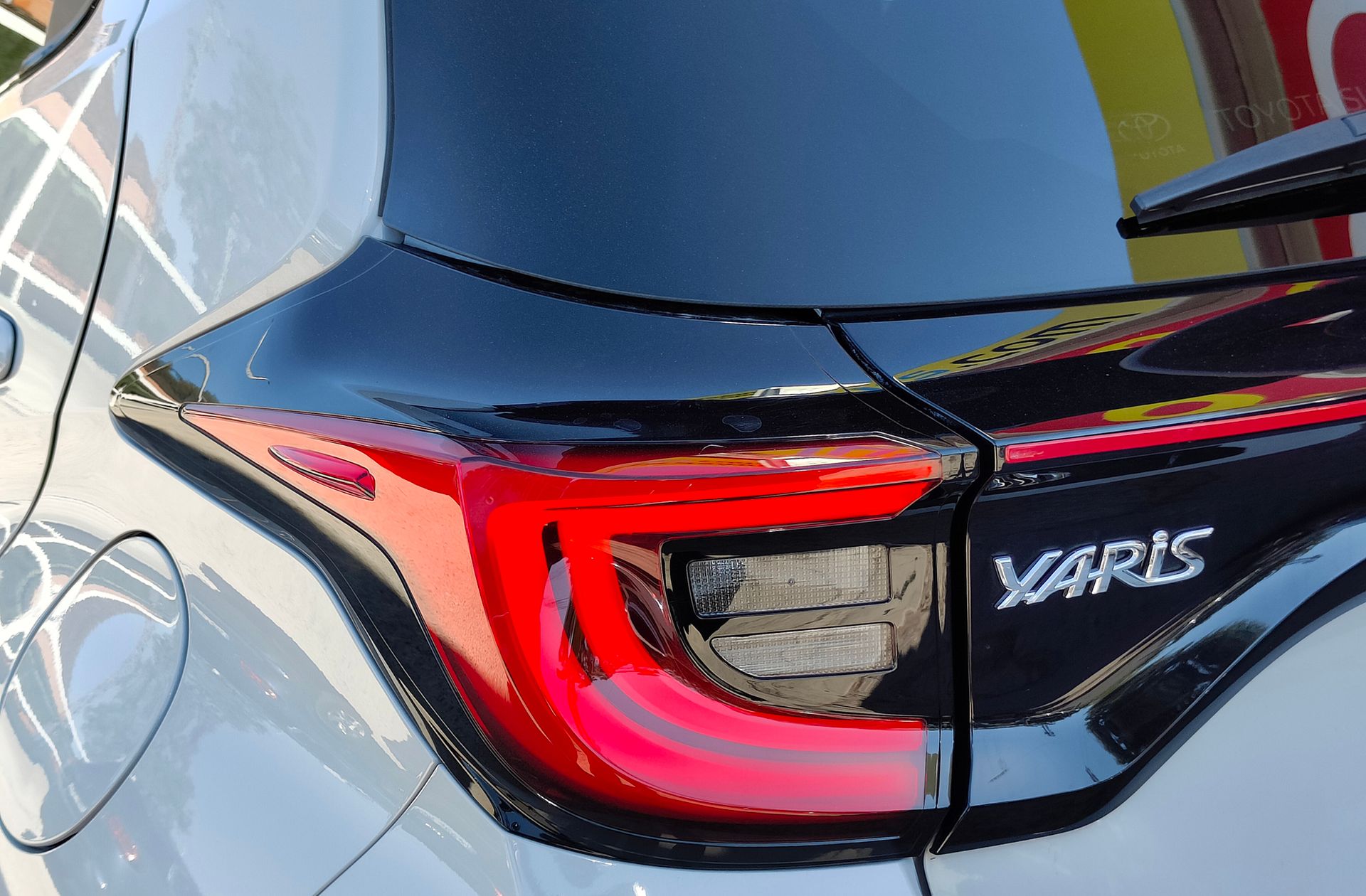 Toyota Yaris 1.5 120H GR-Sport - foto 15
