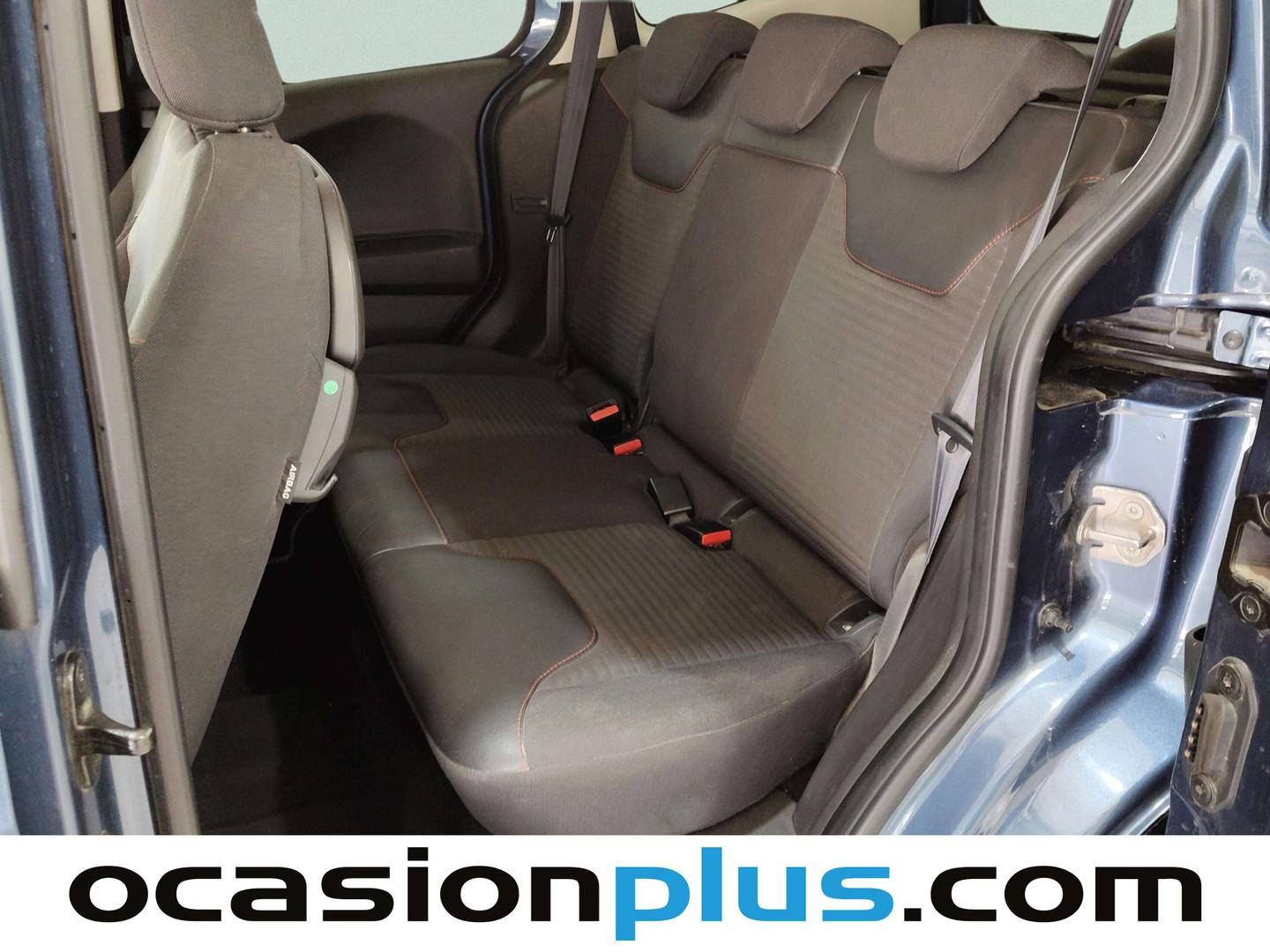 Foto asientos traseros Ford Tourneo Courier Ford Tourneo Courier 1.5 TDCi Sport (100 CV)