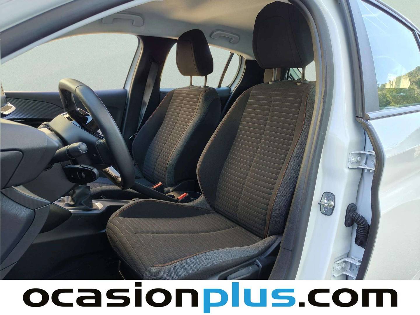 Foto asientos delanteros Peugeot 208 Peugeot 208 BlueHDi 100 Active  (100 CV)