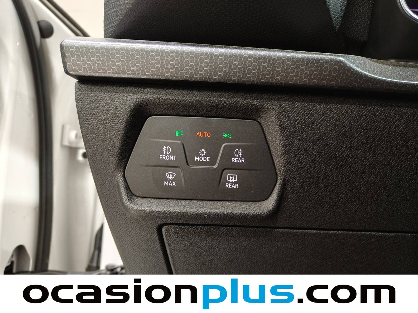 Equipamiento del Seat León Seat León 2.0 TDI S&S Style XL (115 CV)