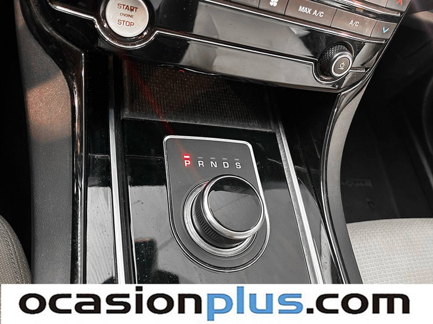 Foto Jaguar XE Jaguar XE 2.0 Diesel Pure RWD Auto (180 CV)