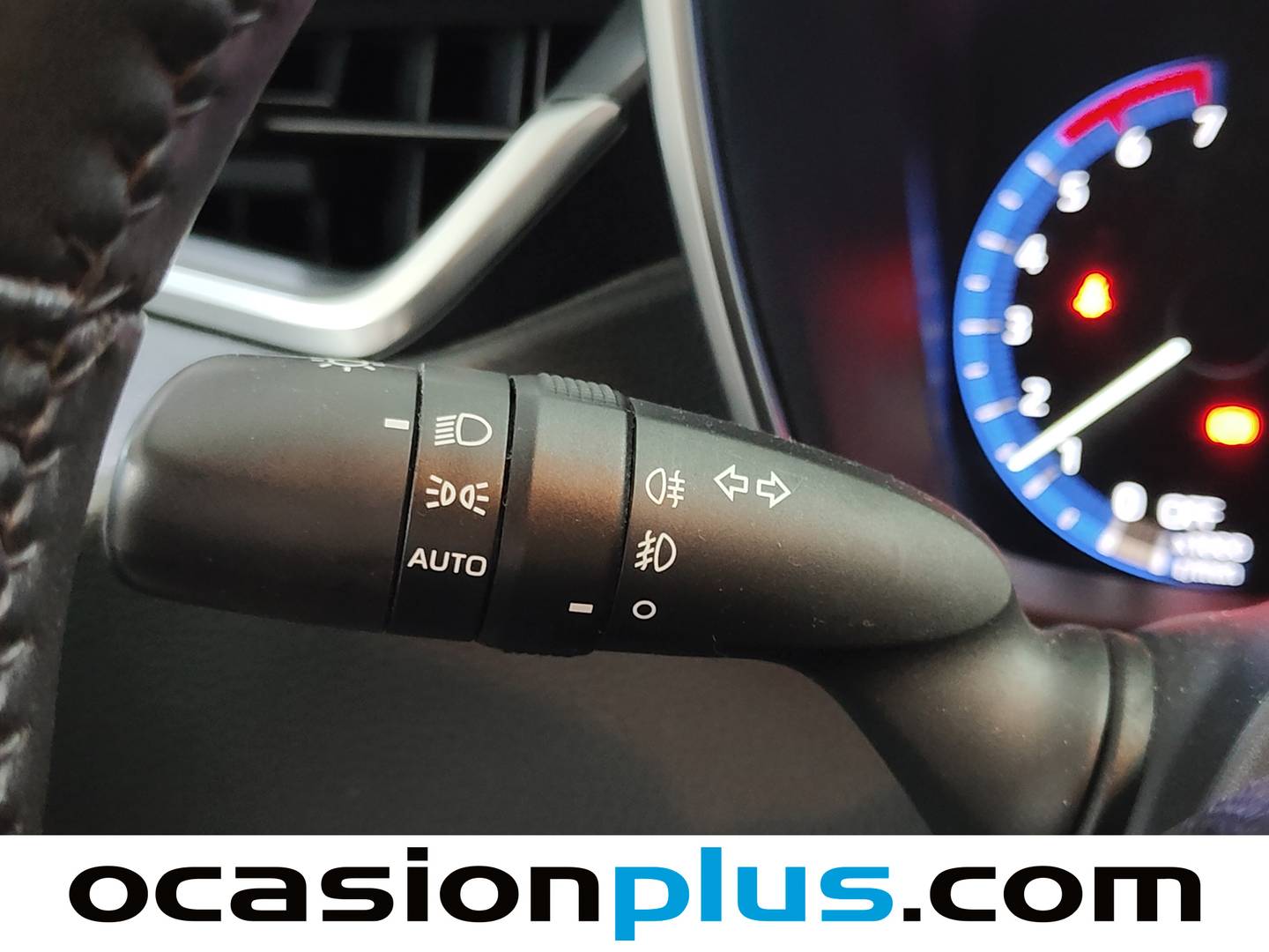 Toyota Corolla Toyota Corolla 1.8 125 Híbrido Active Tech E-CVT Sedán (122 CV) seminuevo