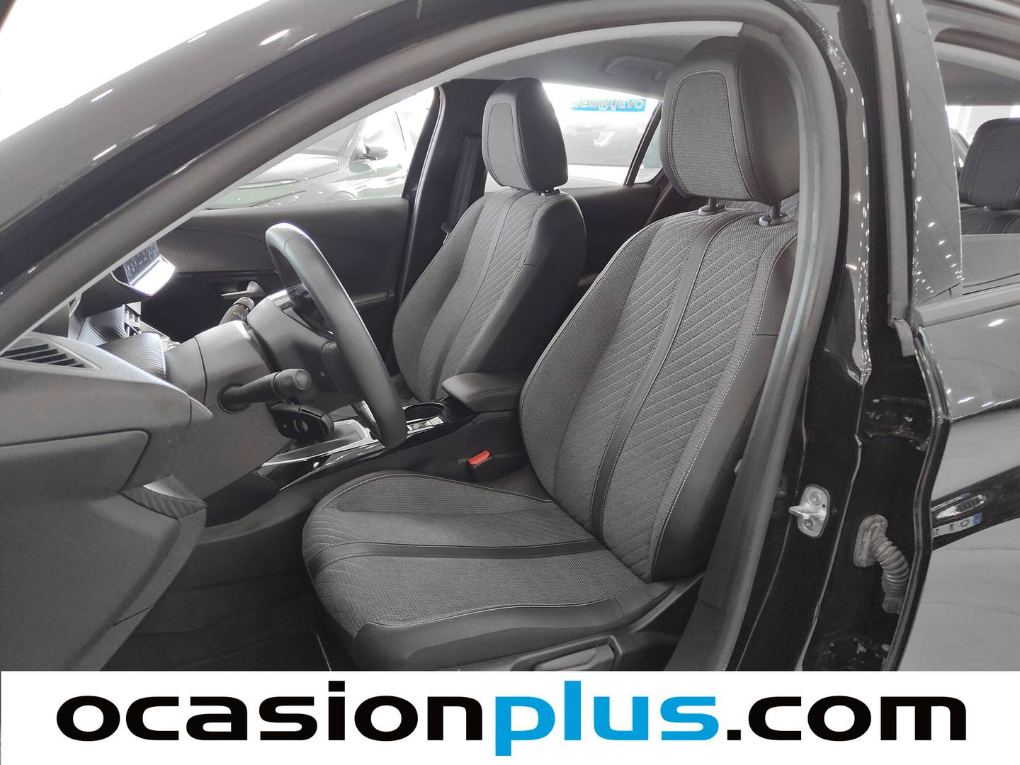 Foto asientos delanteros Peugeot 208 Peugeot 208 PureTech 100 Allure (100 CV)
