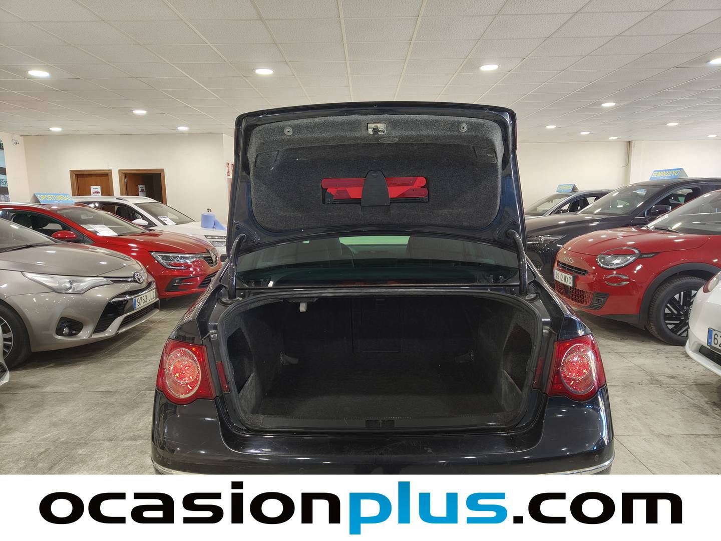 Fotos maletero Volkswagen Passat Volkswagen Passat Advance 2.0 TDI DPF (140 CV)