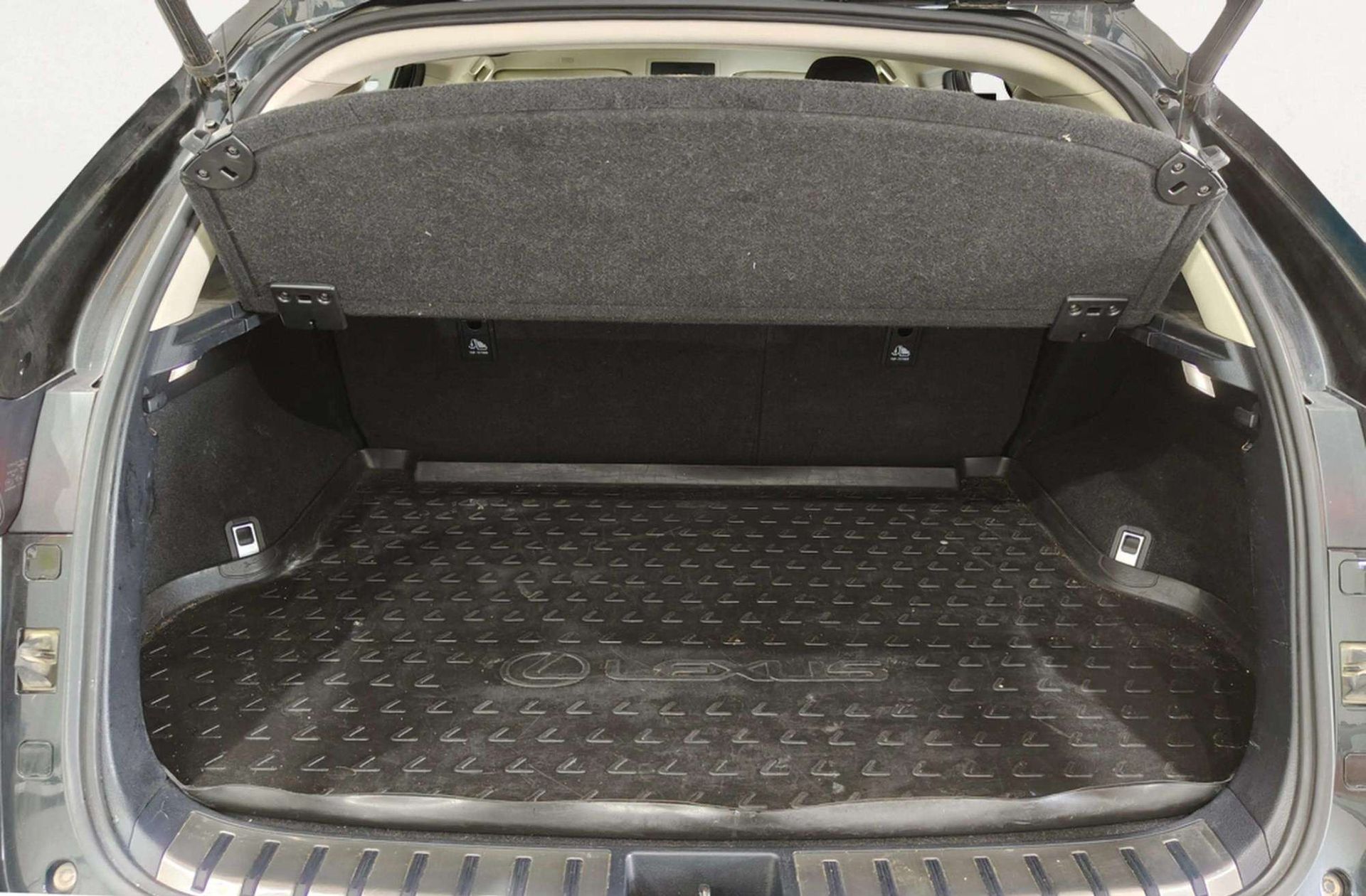 Lexus NX 300h Executive 4WD - foto 17