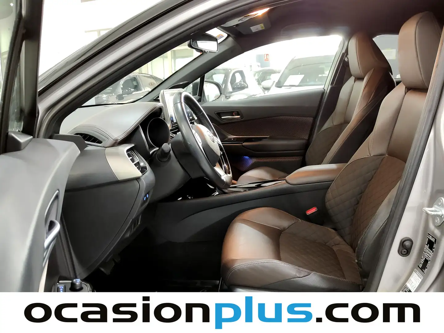 Foto Toyota C-HR Toyota C-HR 1.8 125H Dynamic Plus (122 CV)