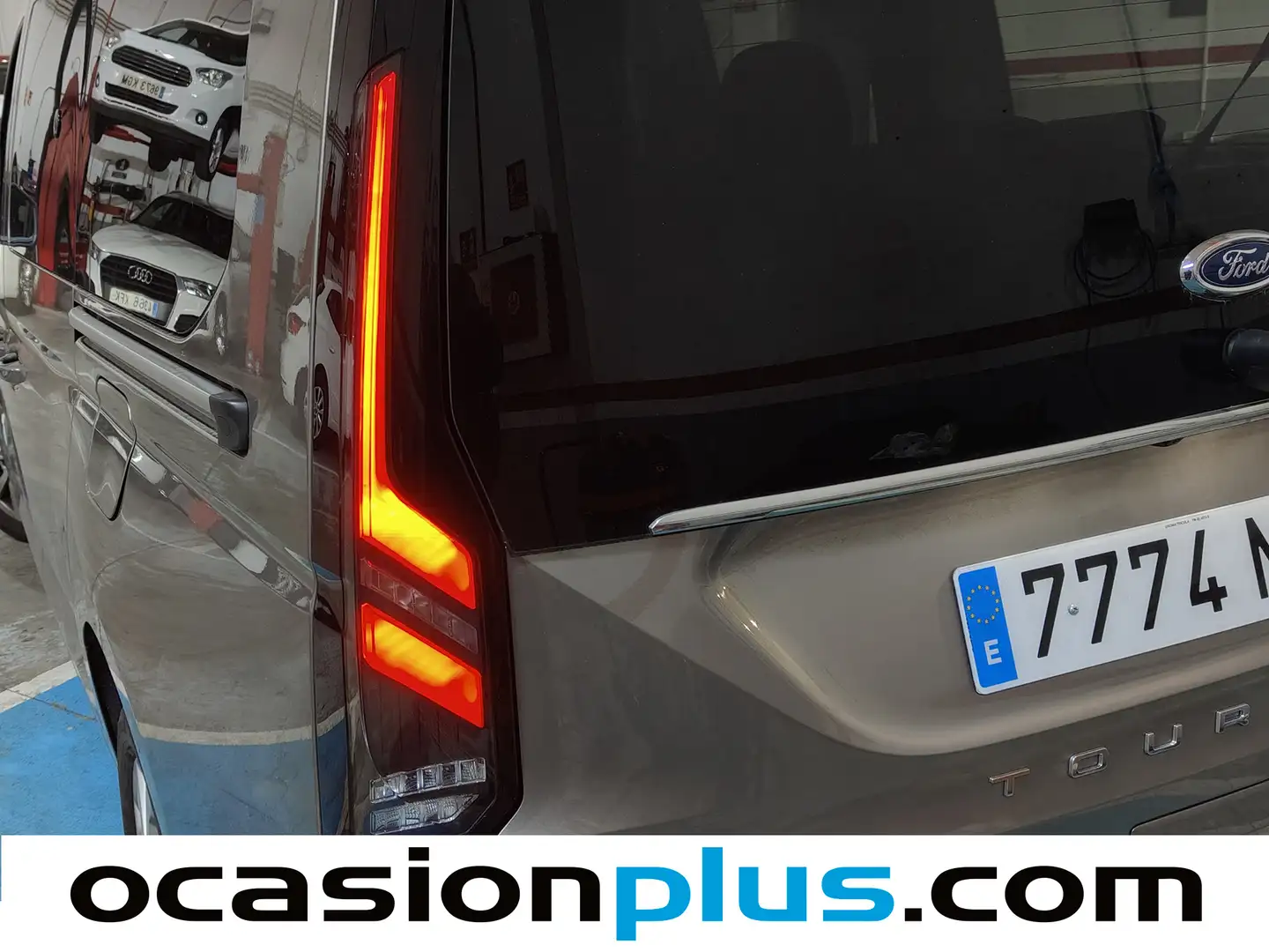Foto Ford Grand Tourneo Connect Ford Grand Tourneo Connect 2.0 Ecoblue Titanium Auto (122 CV) 7 Plazas