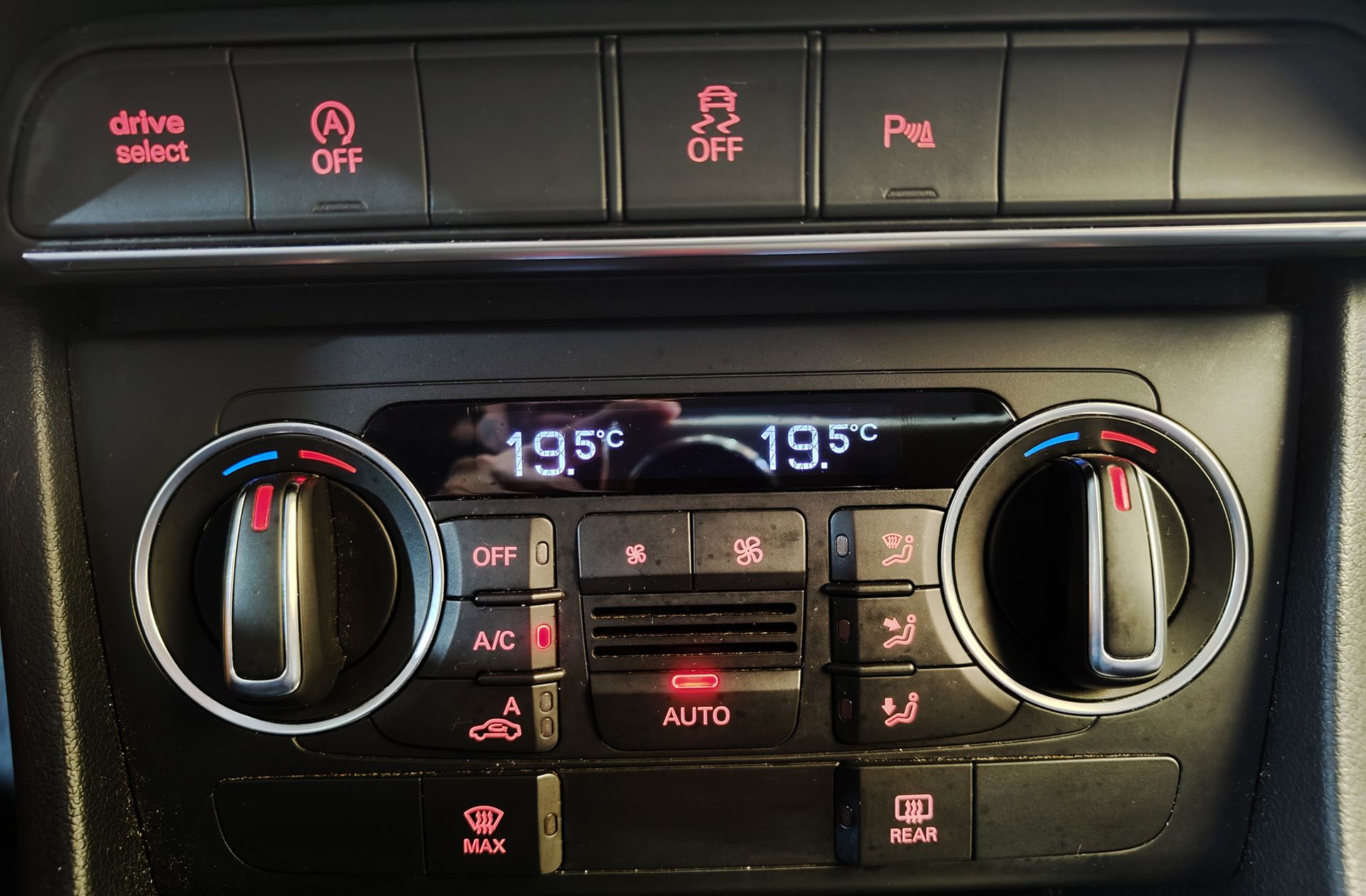 Audi Q3 design edition 1.4 TFSI - foto 28