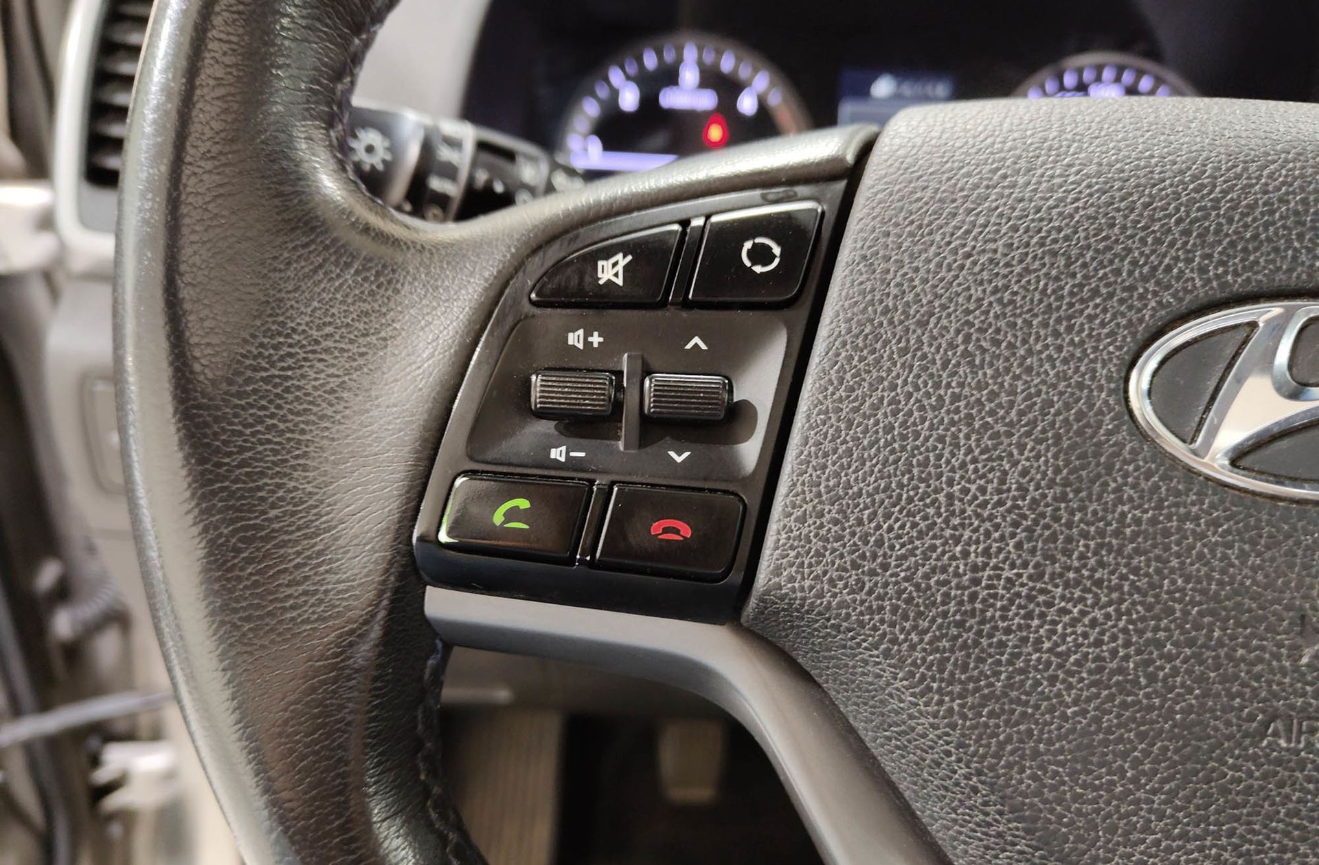 Hyundai Tucson 1.7 CRDi BlueDrive Tecno Sky 4x2 - foto 28