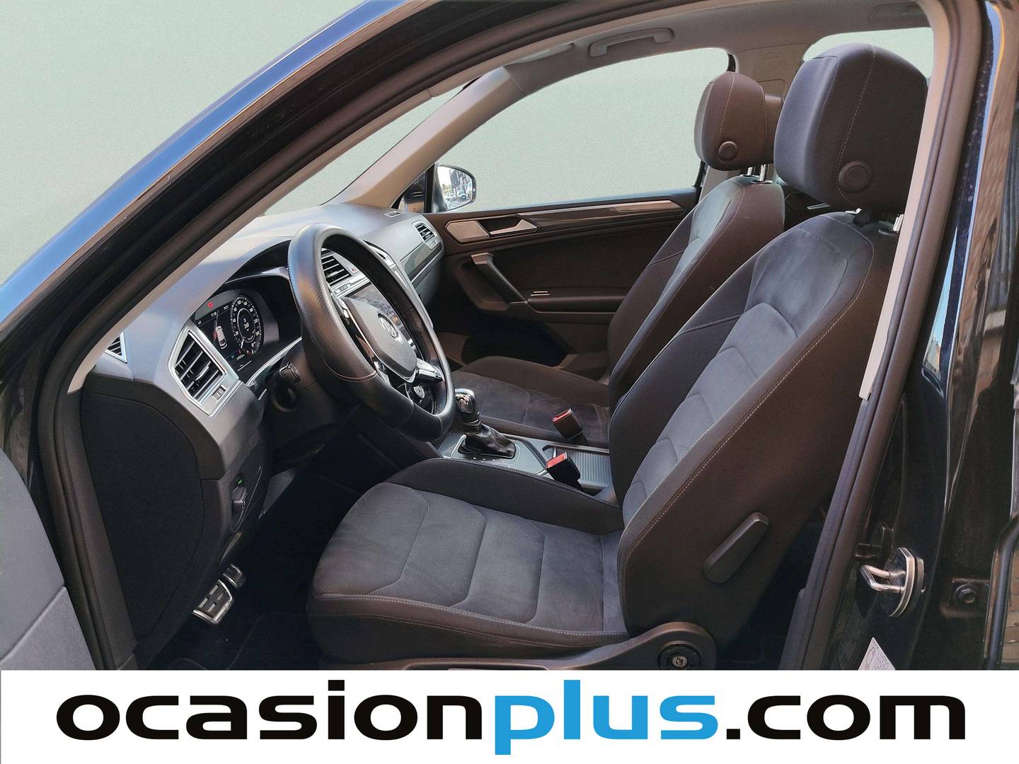 Foto Volkswagen Tiguan Volkswagen Tiguan Sport 2.0 TDI (150 CV) DSG Pack R-Line