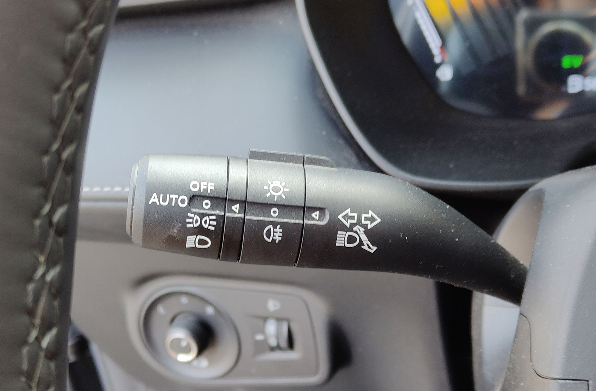 MG ZS 1.5 Hybrid+ Luxury - foto 27