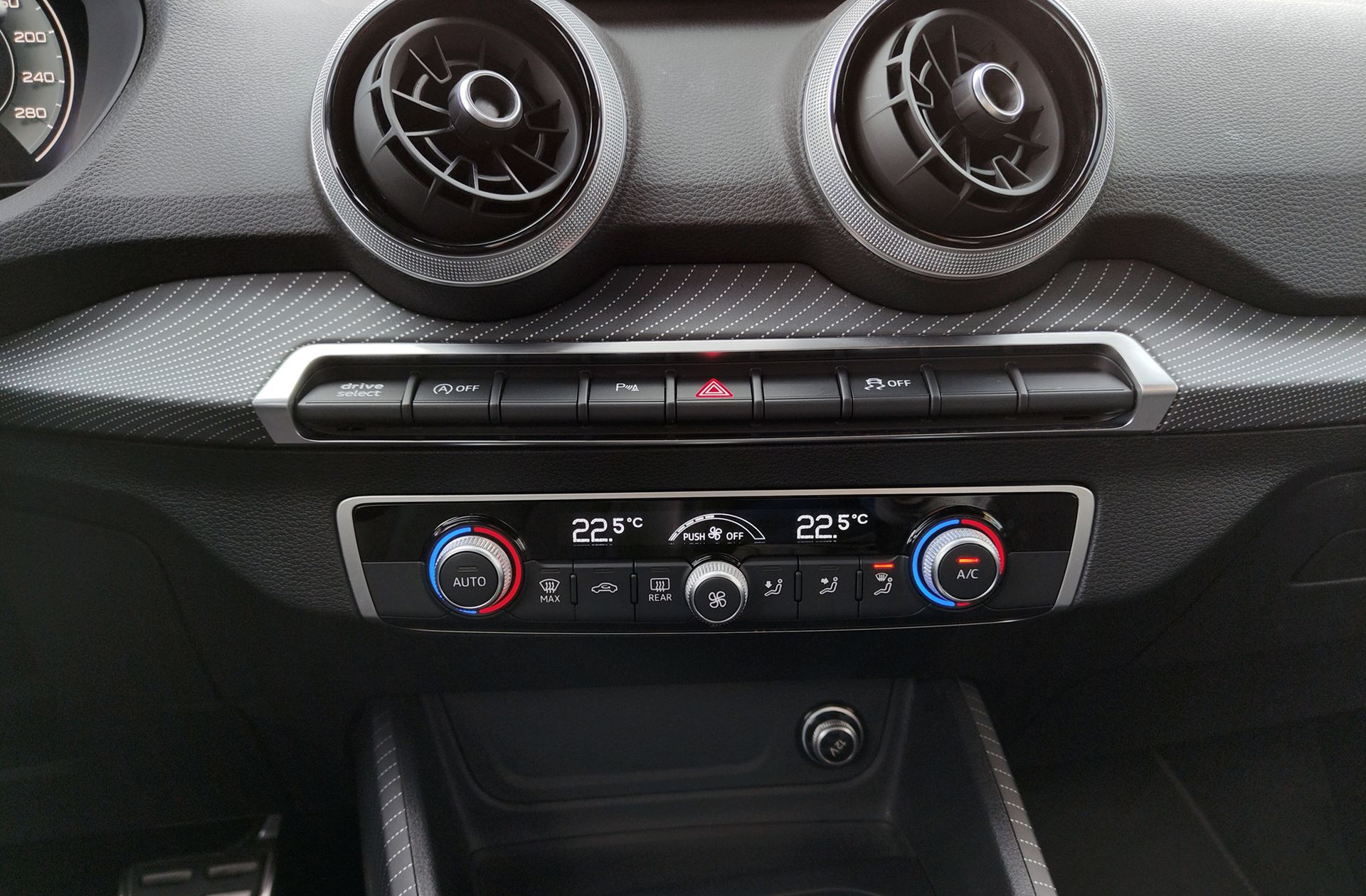 Audi Q2 Adrenalin 35 TDI S tronic Pack S-Line - foto 36