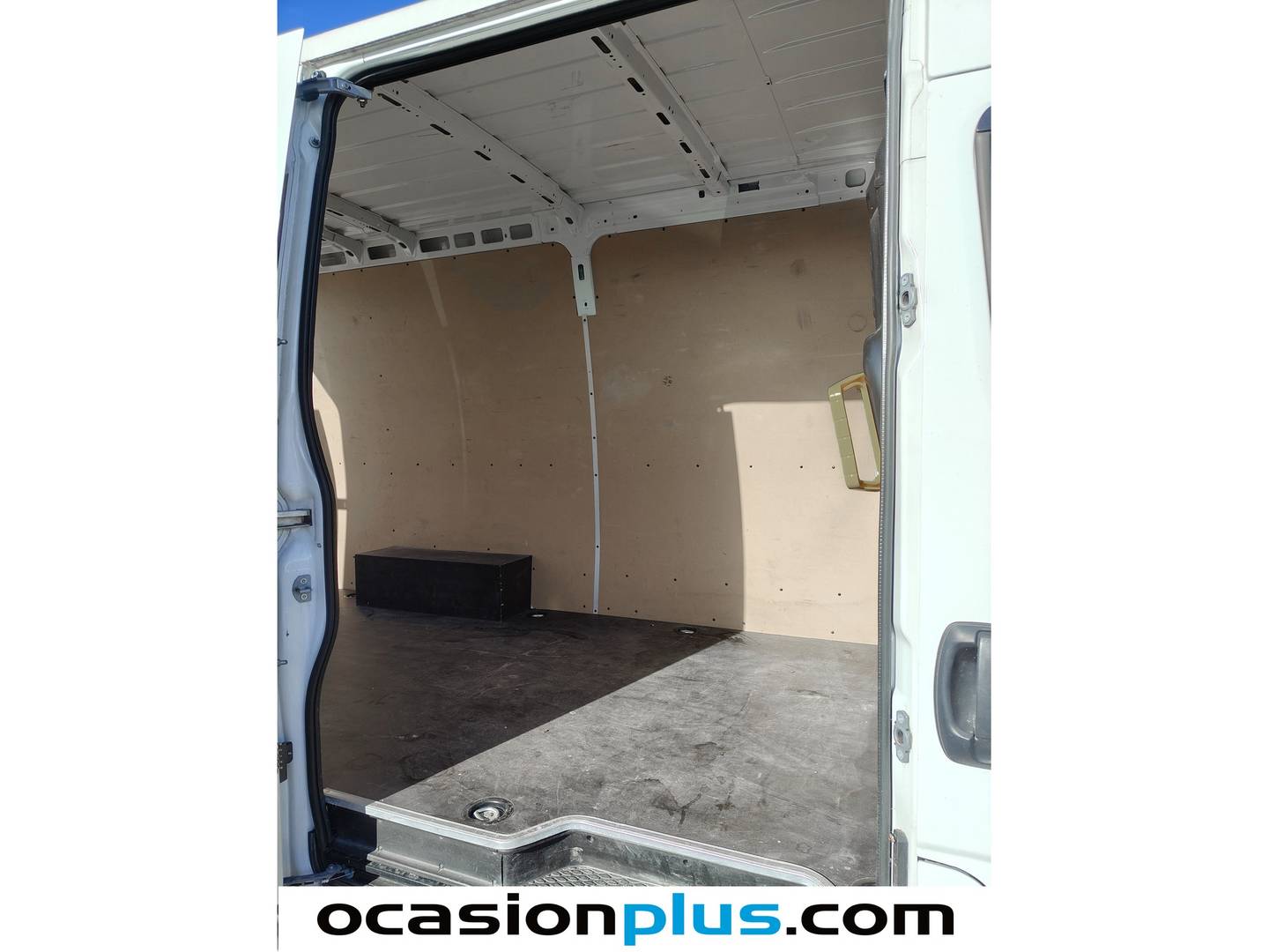 Foto Iveco Daily Iveco Daily Furgon 35S 16 V 3520L/H2 (156 CV)