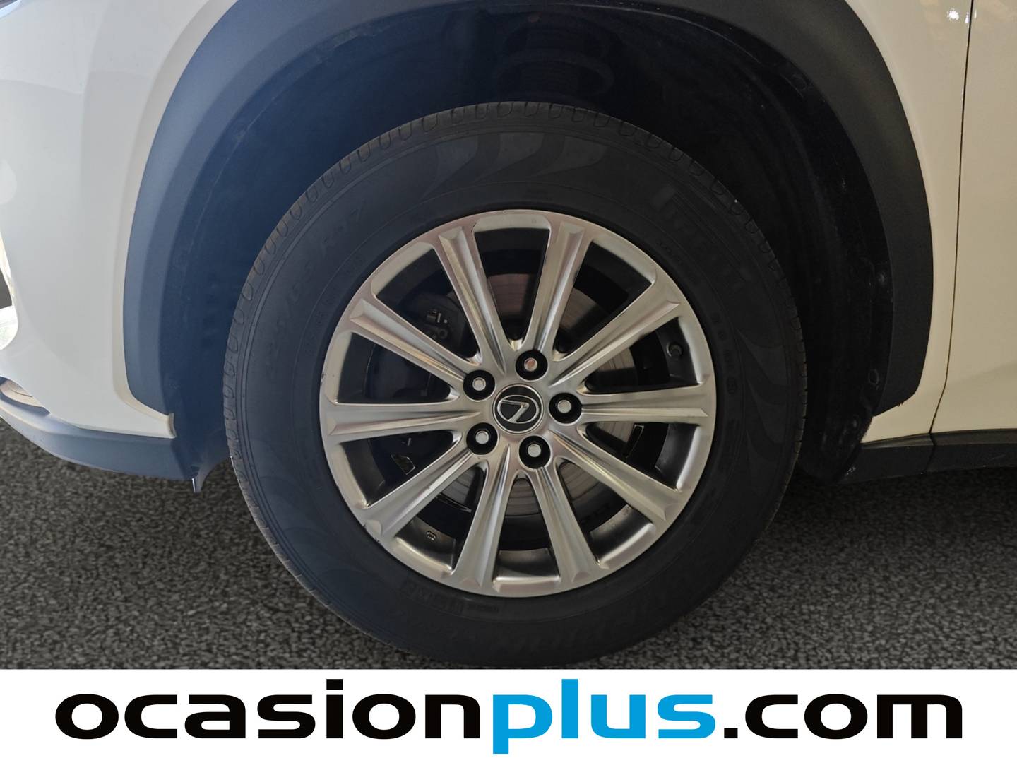 Foto Lexus NX Lexus NX 300h Business 2WD (197 CV)