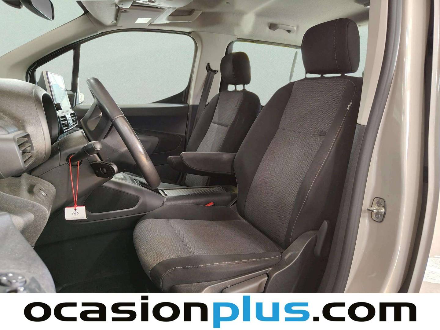 Foto asientos delanteros Toyota Proace City Verso Toyota Proace City Verso 1.2 Family Active L1 5 Plazas (110 CV)