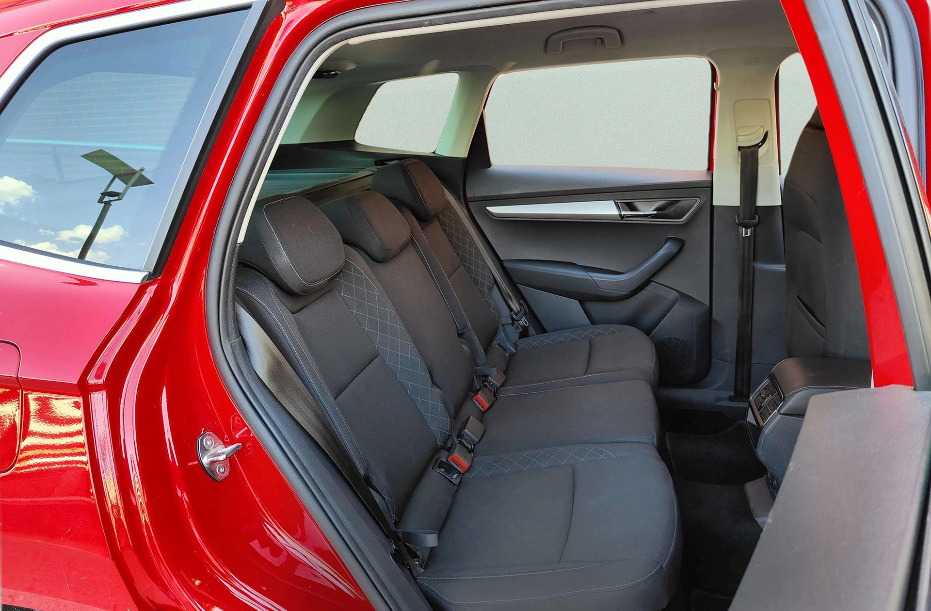 Škoda Karoq 1.5 TSI ACT Ambition DSG - foto 20