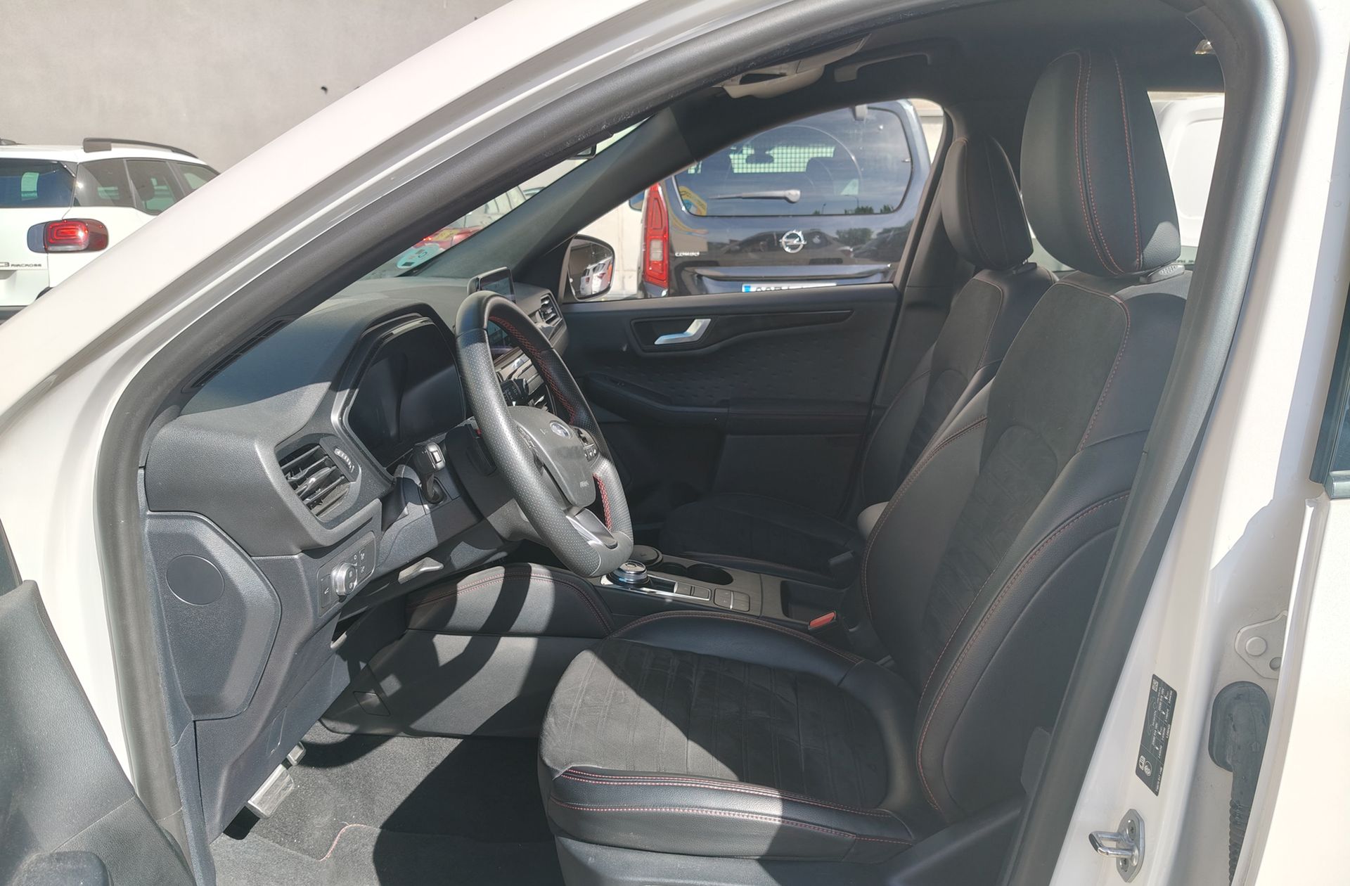 Ford Kuga 2.0 EcoBlue ST-Line X 4x4 - foto 11