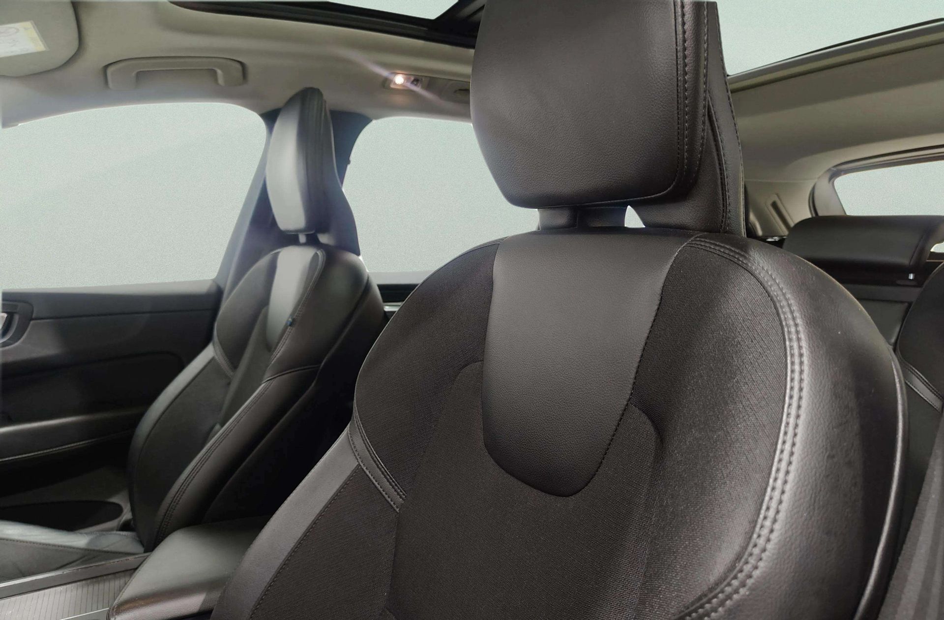 Volvo XC60 D4 Momentum - foto 8