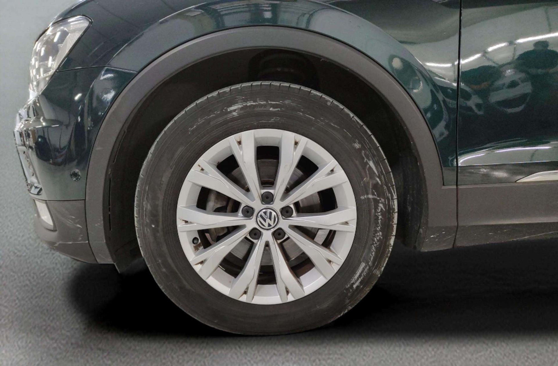 Volkswagen Tiguan Advance 2.0 TDI DSG - foto 35