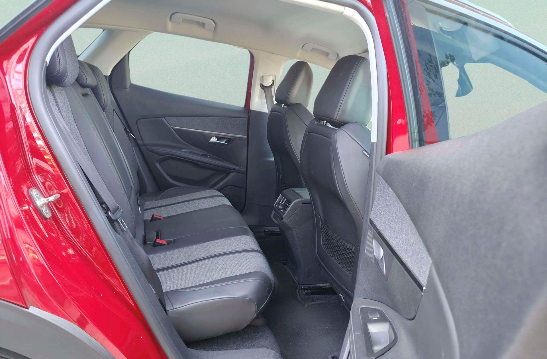 Peugeot 3008 BlueHDi 130 Allure - foto 17