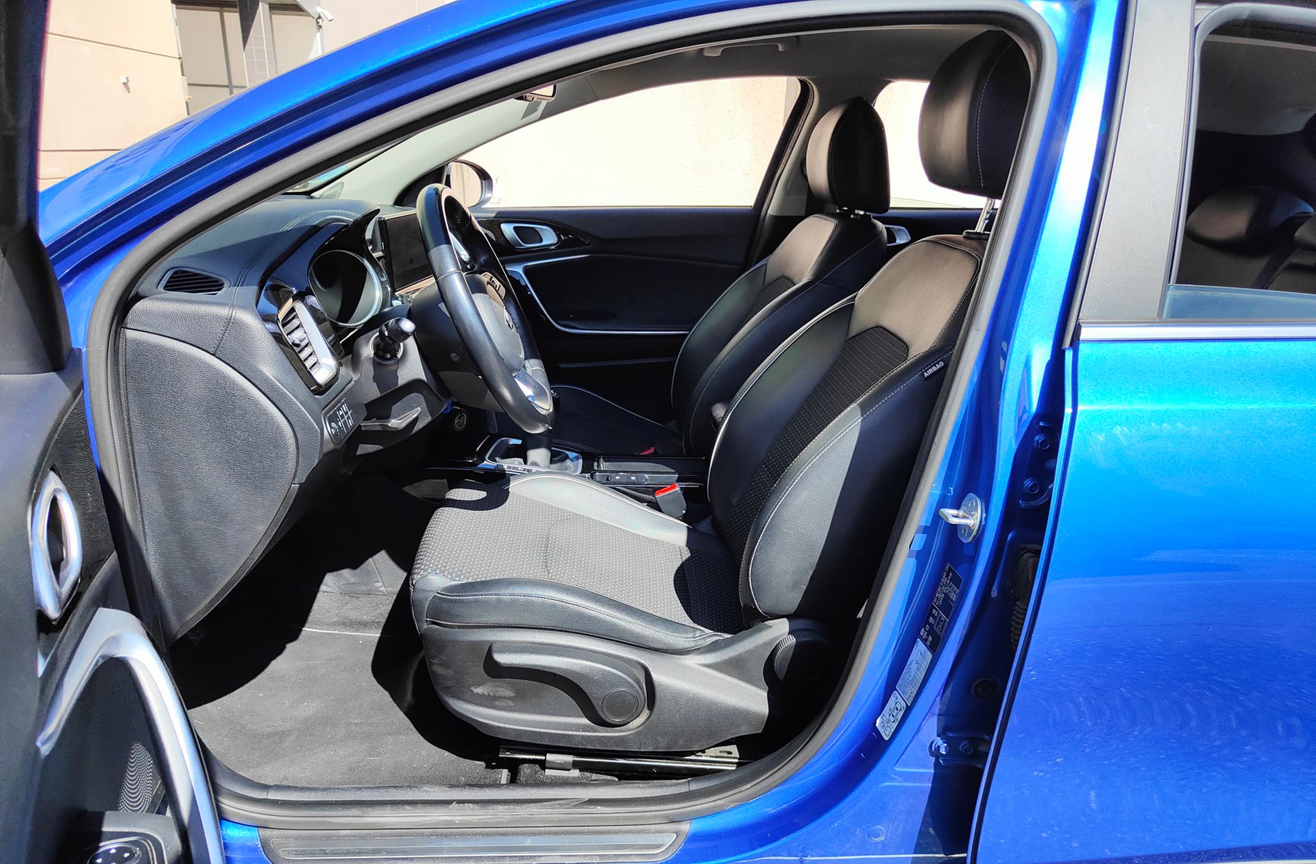 Kia XCeed 1.6 MHEV iMT Tech - foto 11