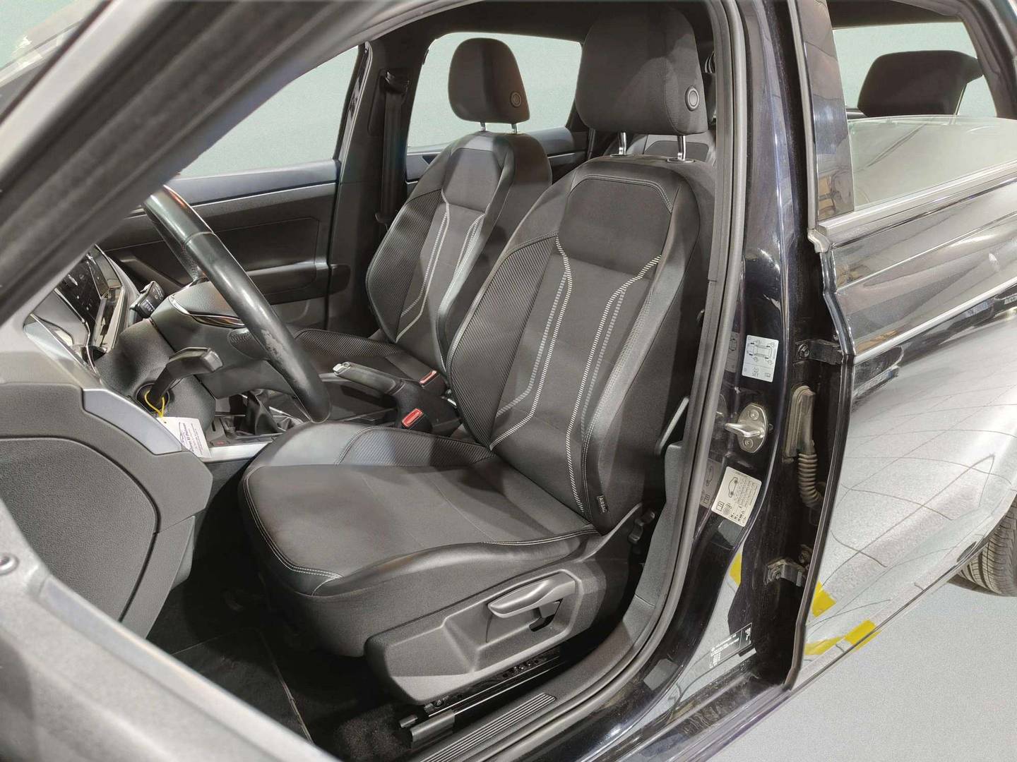 Foto Volkswagen Polo Volkswagen Polo Advance 1.0 TSI (95 CV)