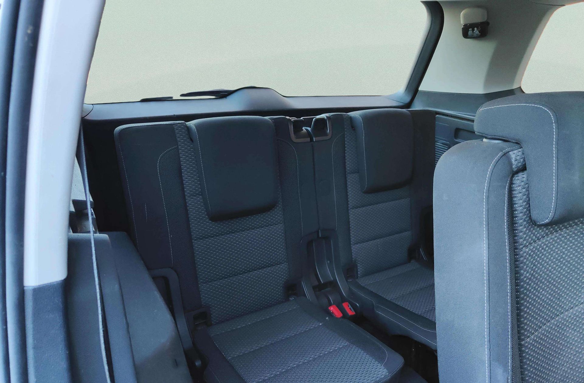 Volkswagen Touran Advance 2.0 TDI - foto 6