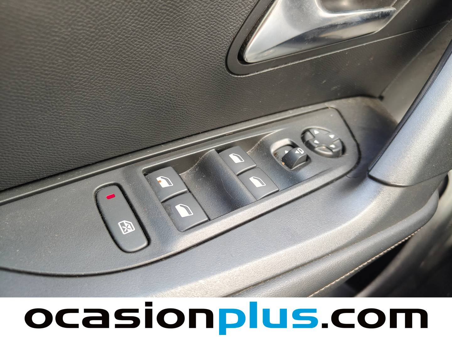 Peugeot 2008 Peugeot 2008 Allure Hybrid eDCS6 (145 CV) km 0