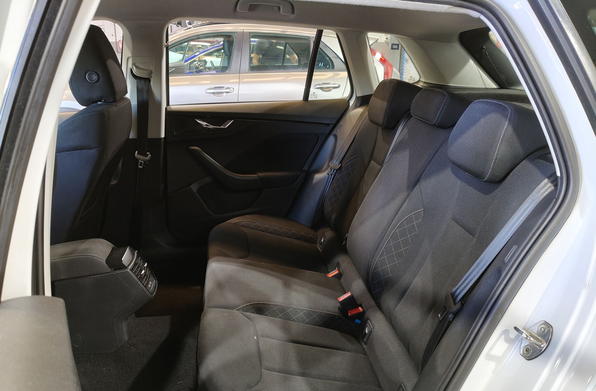 Škoda Kamiq 1.0 TSI Ambition - foto 11