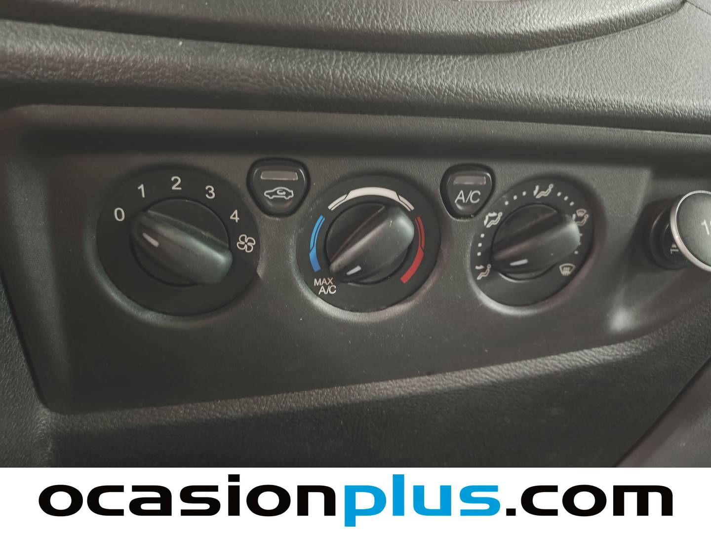 Extras y acabados del Ford Transit Ford Transit Furgon 350 L4H3 Trend Trasera (130 CV)