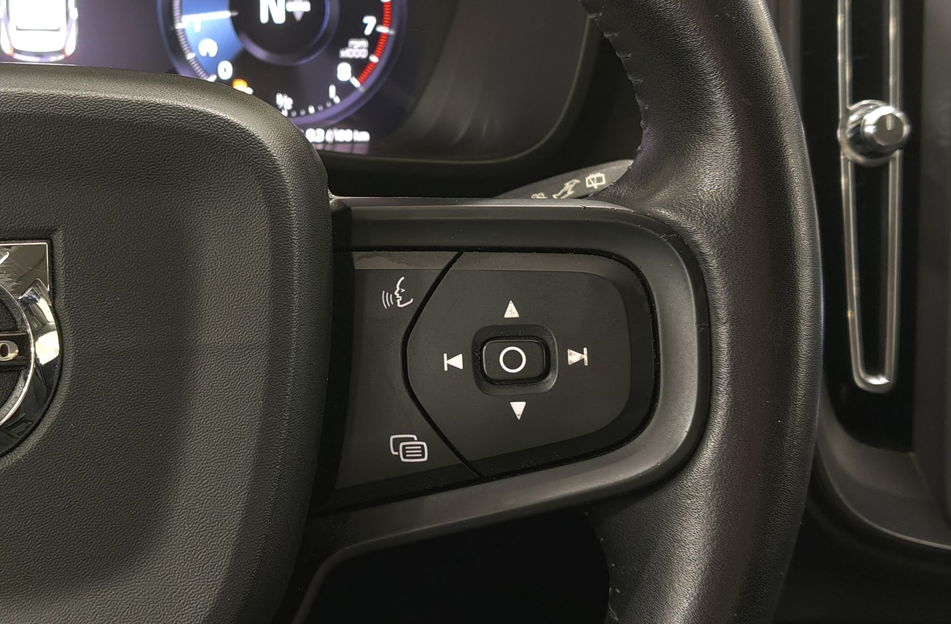 Volvo XC40 T3 - foto 29