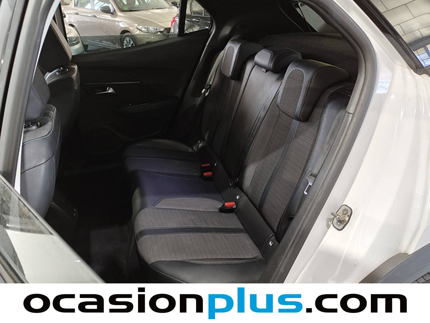 Foto asientos traseros Peugeot 2008 Peugeot 2008 BlueHDi 110 Allure (110 CV)