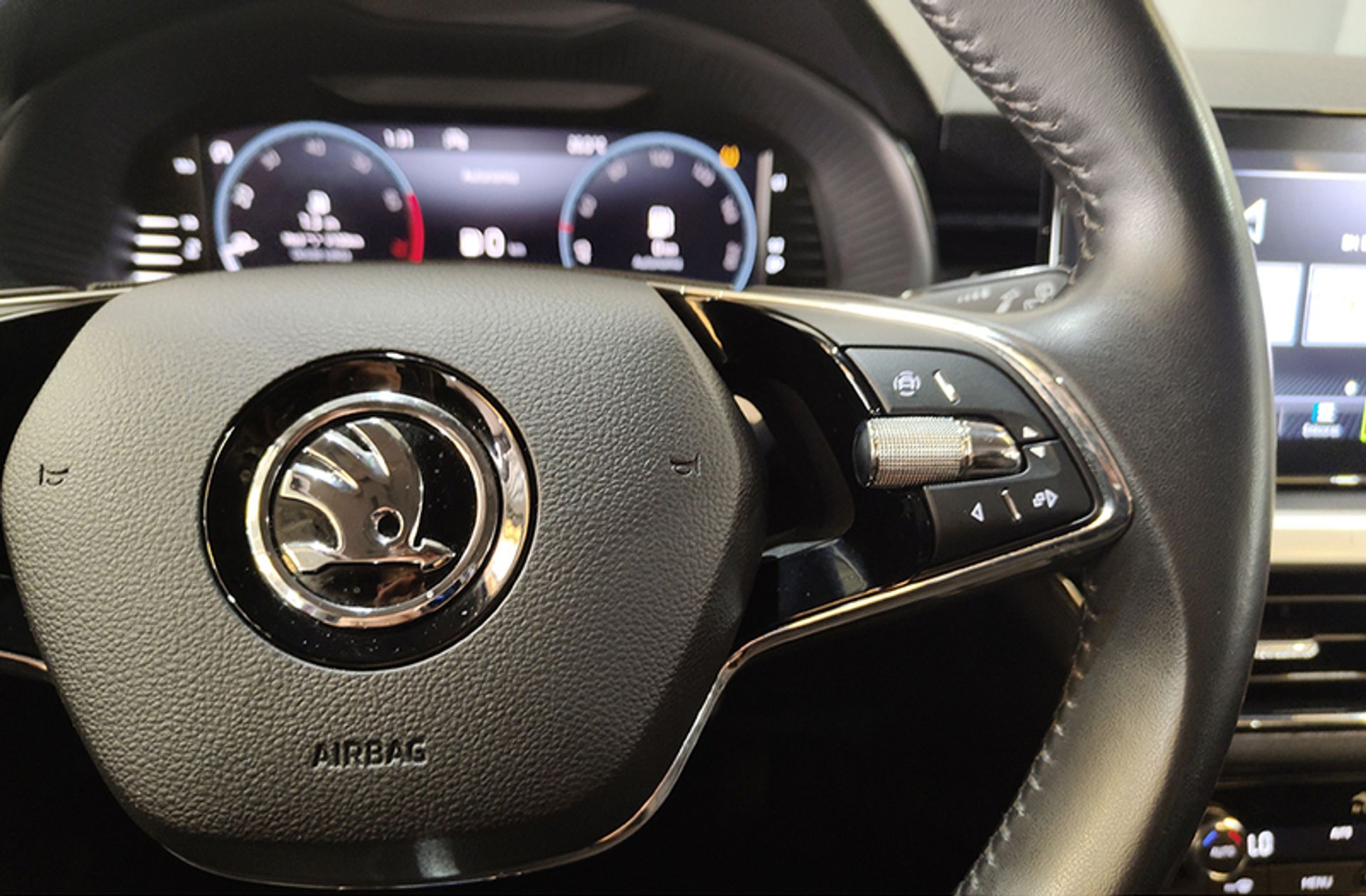 Škoda Kamiq 1.0 TSI Ambition - foto 25