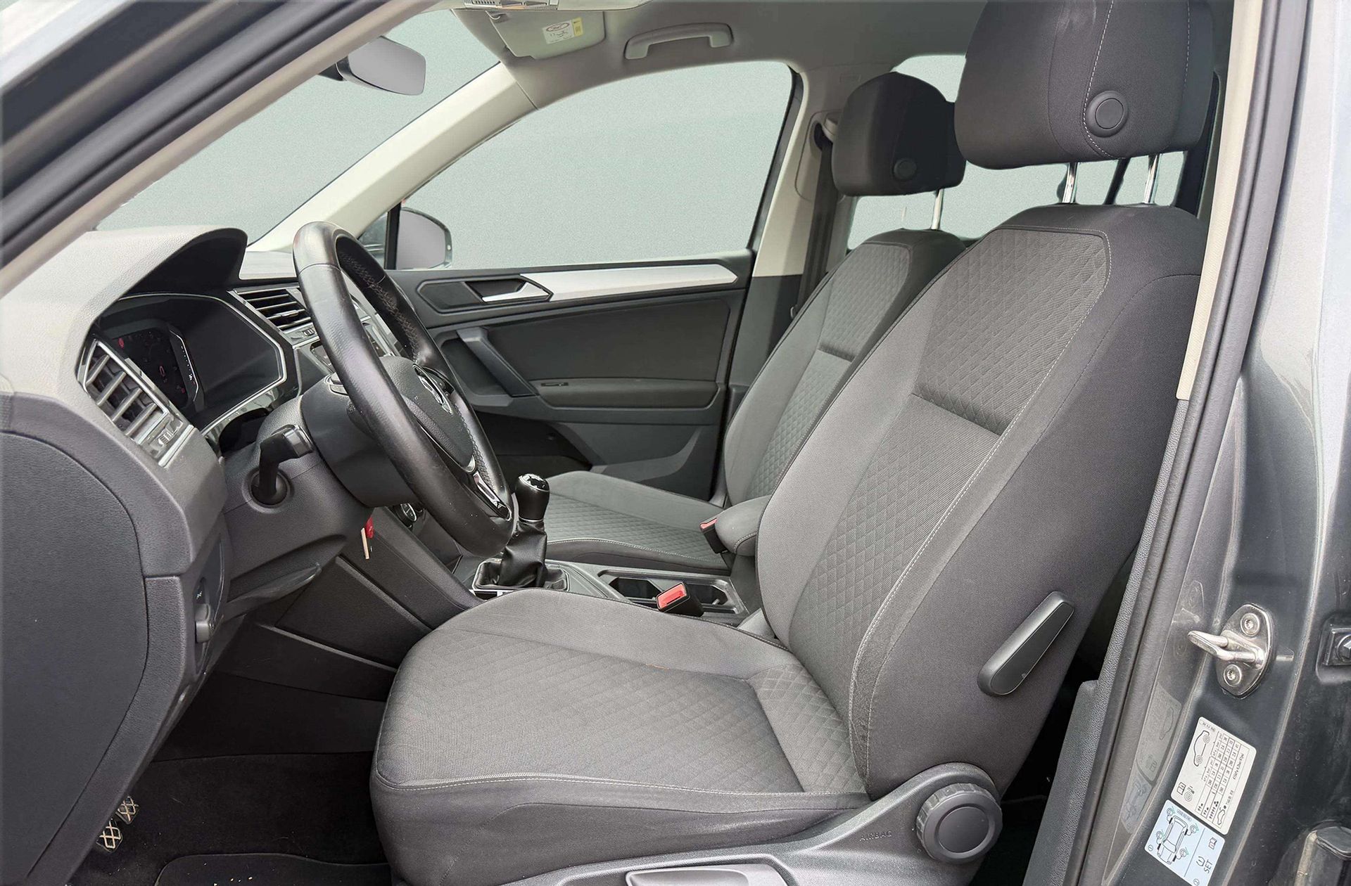 Volkswagen Tiguan Advance 1.5 TSI Pack R-line - foto 14