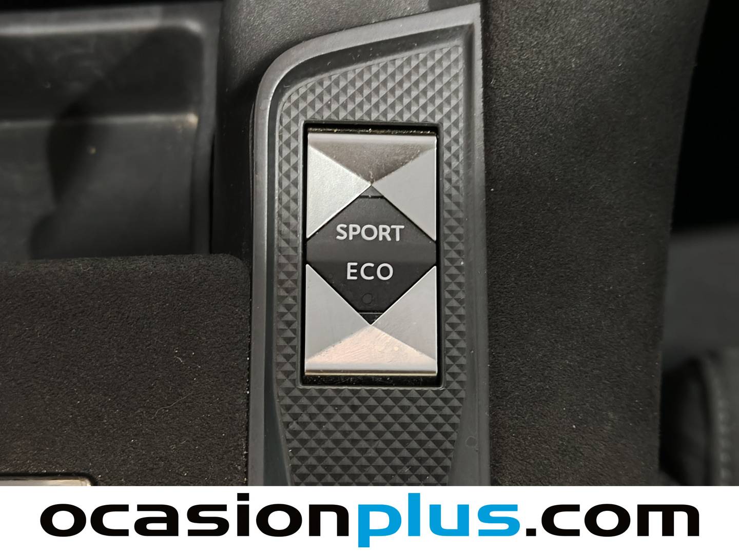 Foto DS DS 7 Crossback DS DS7 Crossback PureTech 180 Performance Line Auto (180 CV)