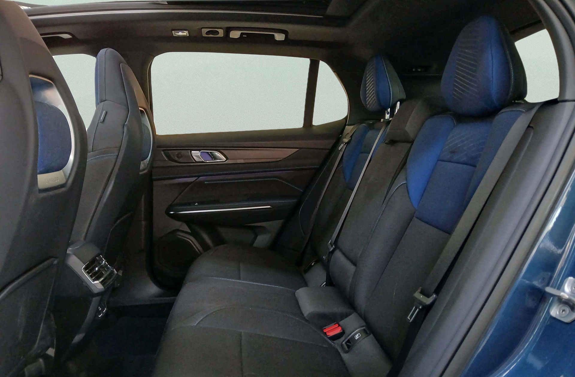 Lynk & Co 01 1.5 PHEV - foto 16