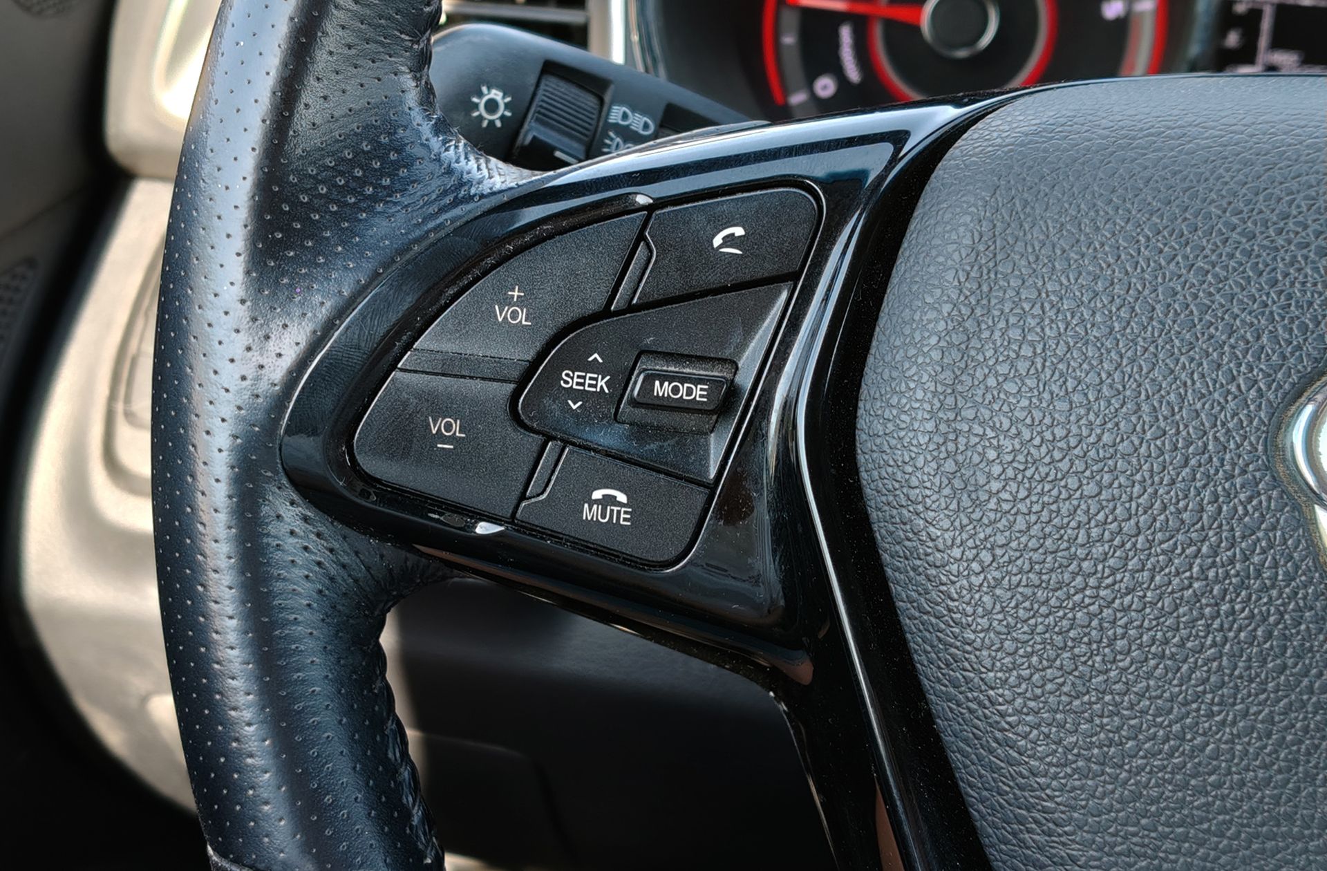 SsangYong Tivoli D16T Limited 4x2 - foto 21