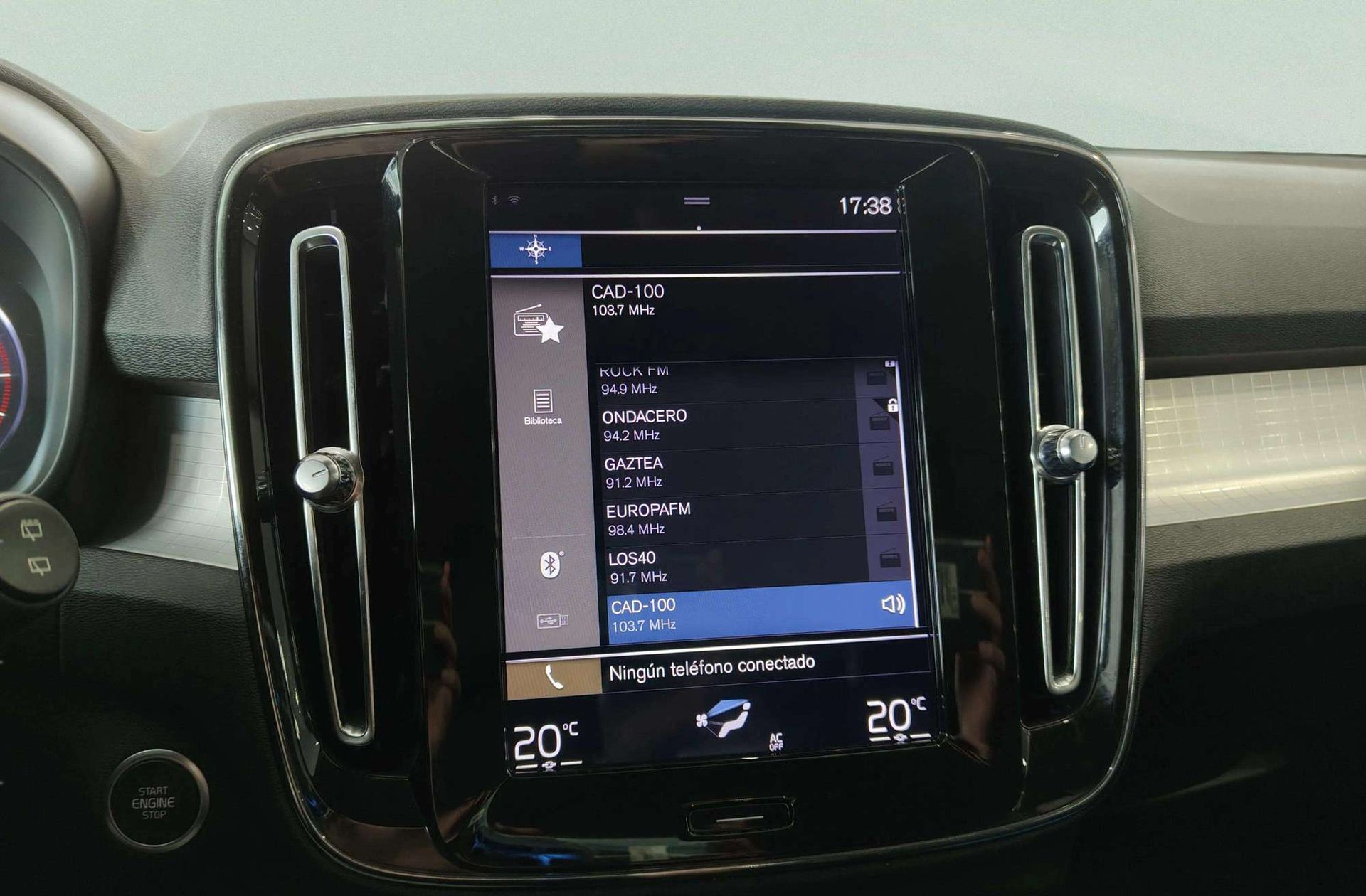 Volvo XC40 D3 Business Plus - foto 46